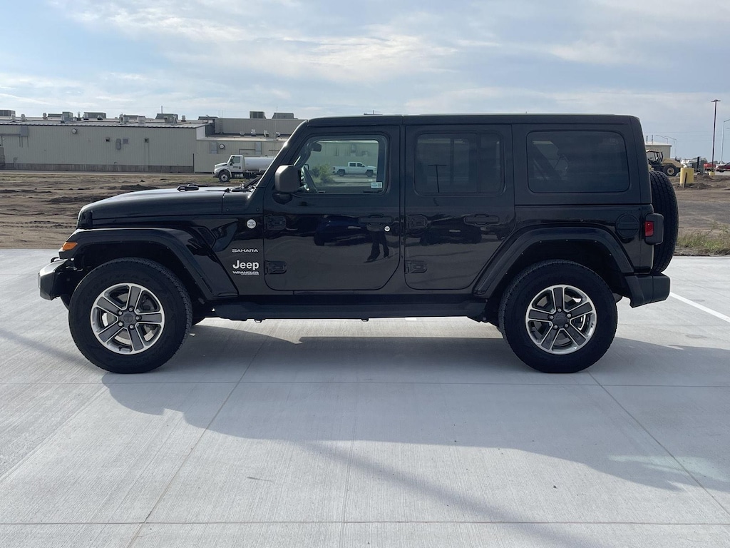 Used 2021 Jeep Wrangler Unlimited Sahara SUV
