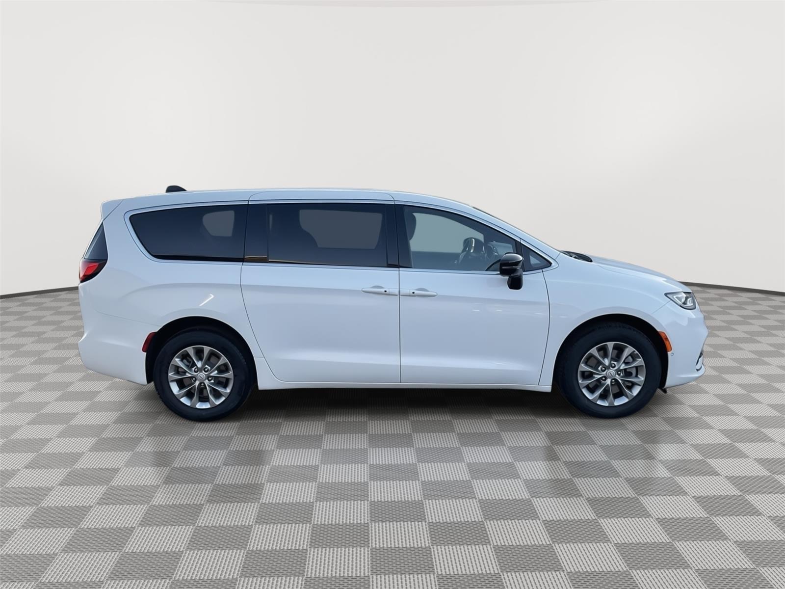 2026 Chrysler Pacifica Select - Photo 6
