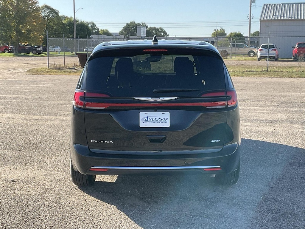 New 2026 Chrysler Pacifica Select Passenger Van