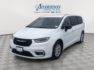 2024 Chrysler Pacifica Touring L Van Passenger Van