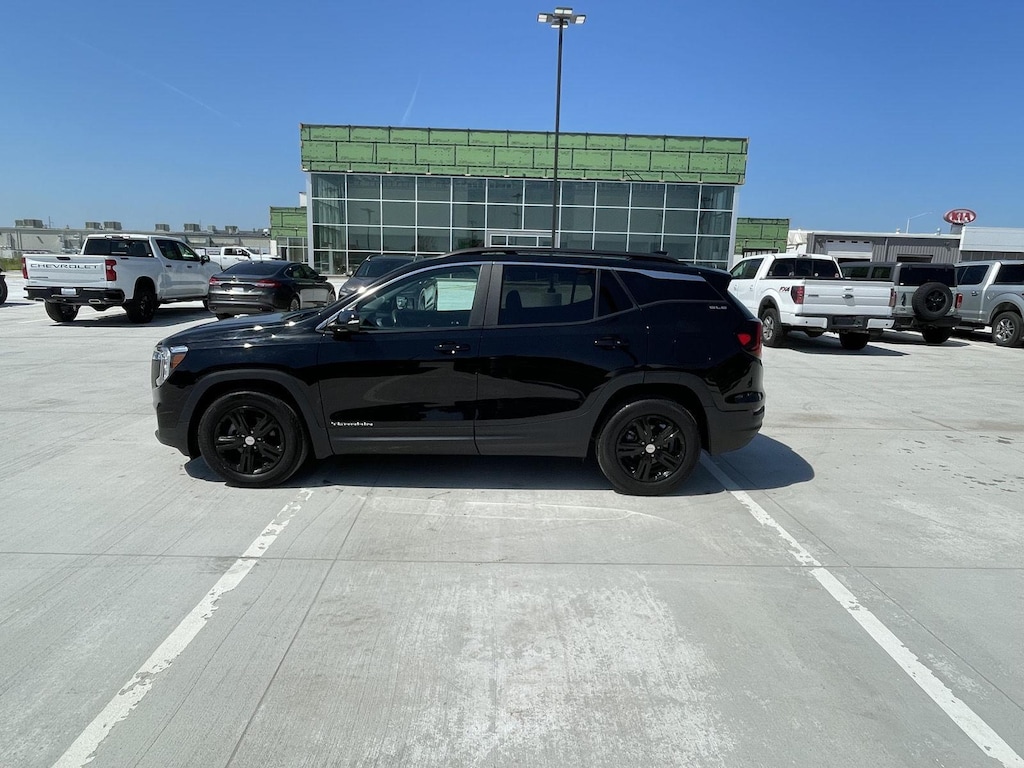 Used 2023 GMC Terrain SLE SUV