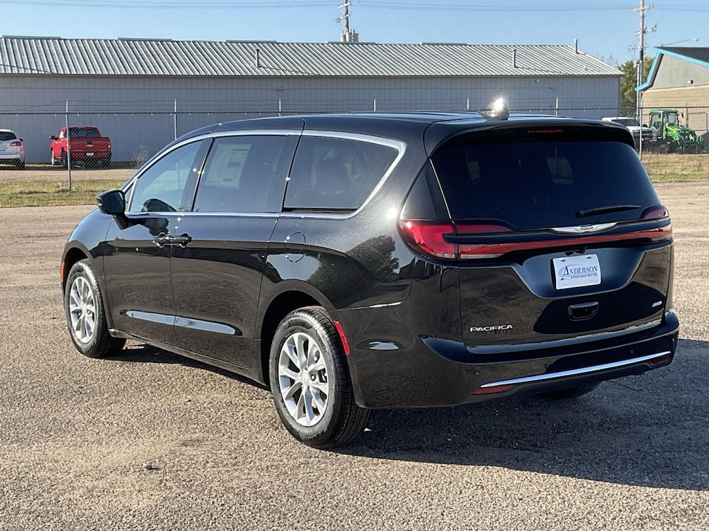 New 2026 Chrysler Pacifica Select Passenger Van