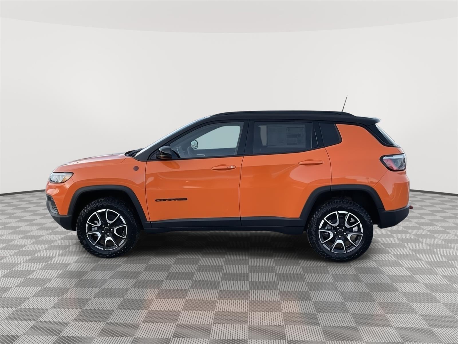 2026 Jeep Compass Trailhawk - Photo 2