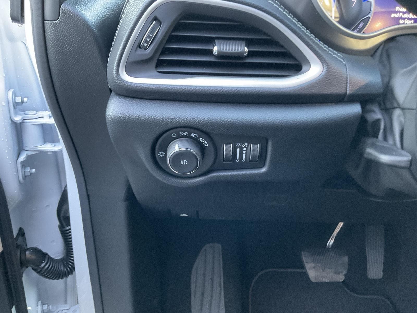 2026 Chrysler Pacifica Select - Photo 16