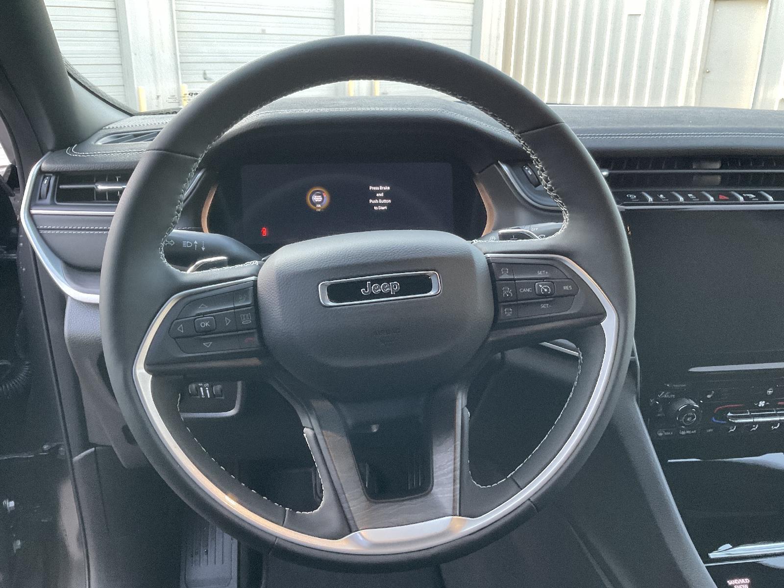 2025 Jeep Grand Cherokee Limited photo 4