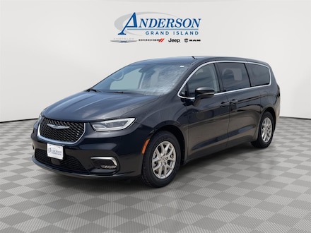 2023 Chrysler Pacifica Touring L Van Passenger Van