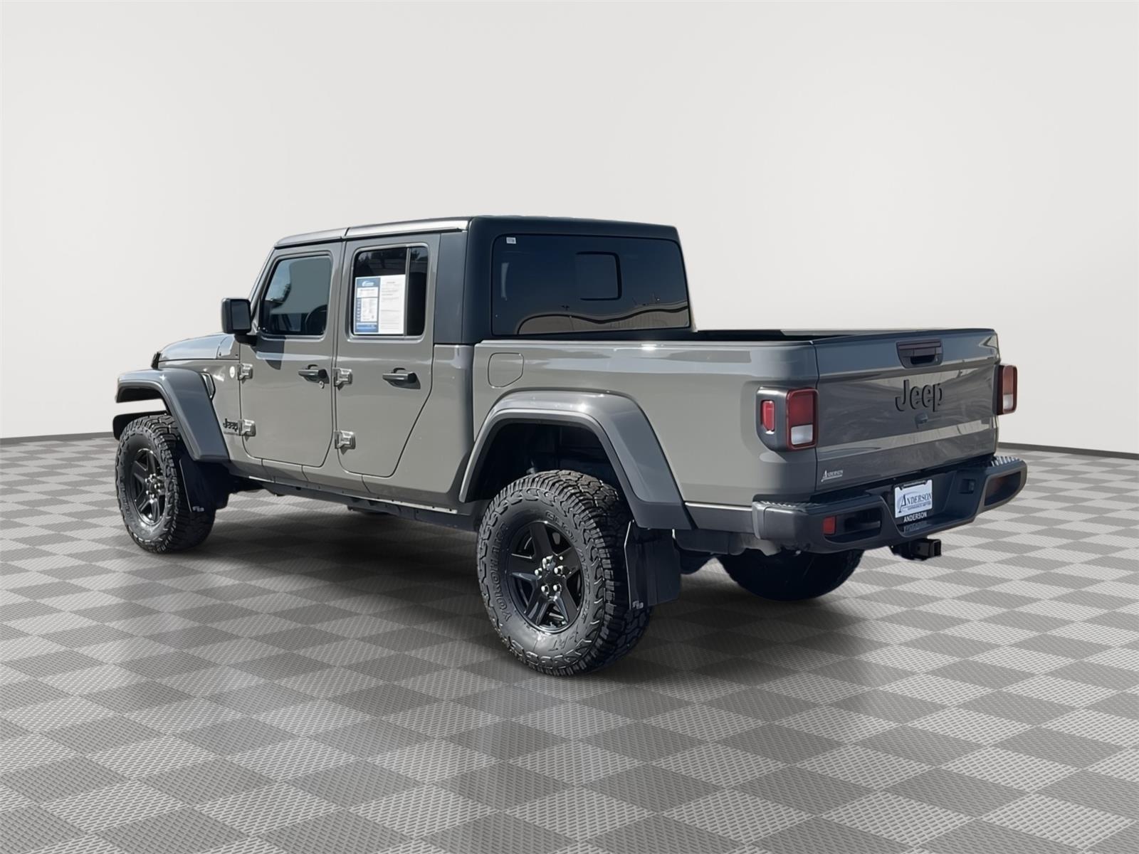 2021 Jeep Gladiator Sport S photo 3
