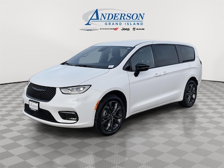 2026 Chrysler Pacifica SELECT AWD Passenger Van
