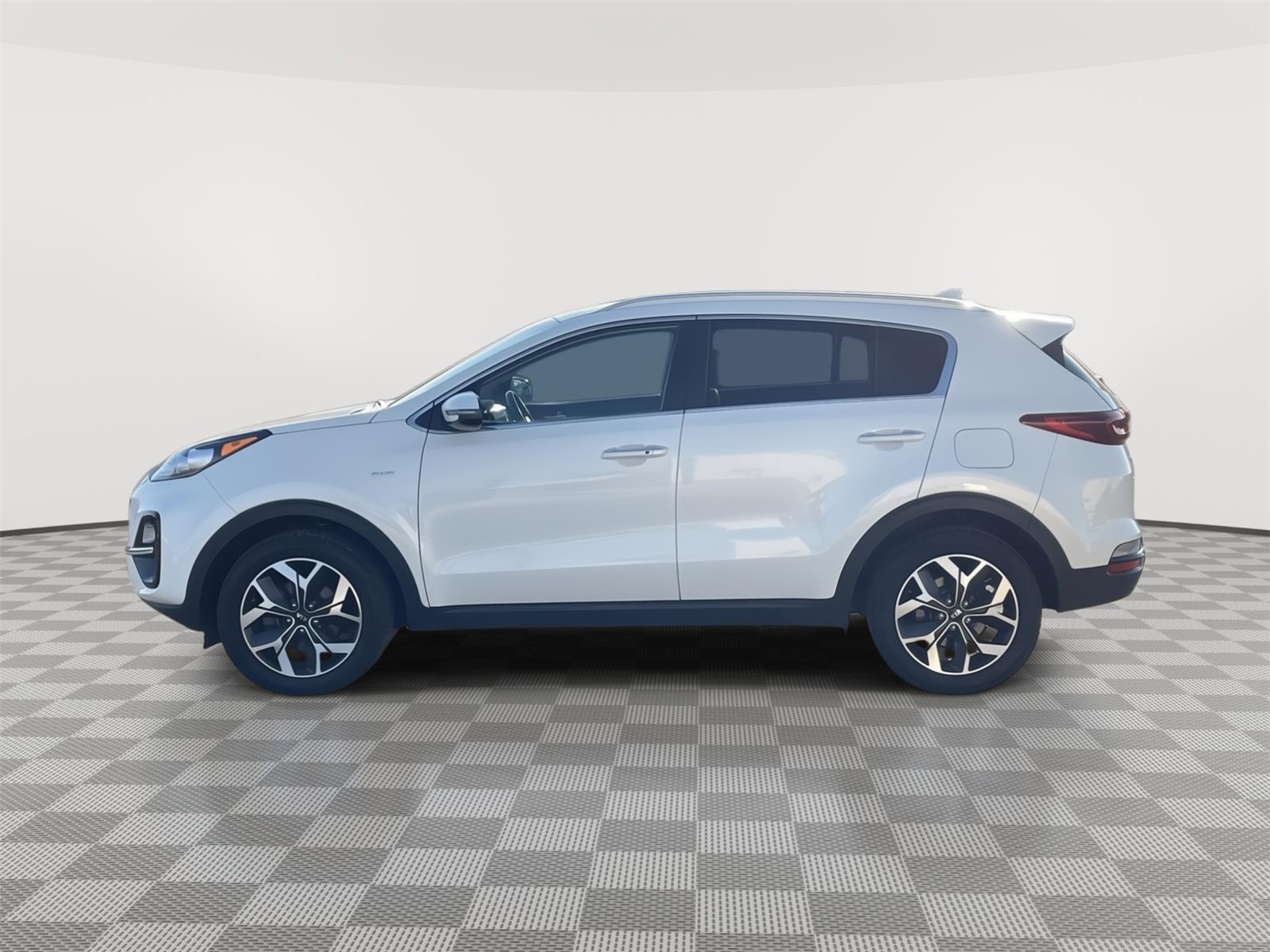 2020 Kia Sportage EX photo 2