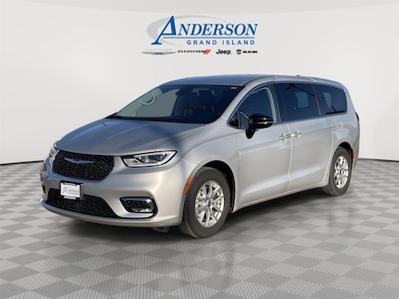 2024 Chrysler Pacifica Touring L Van Passenger Van