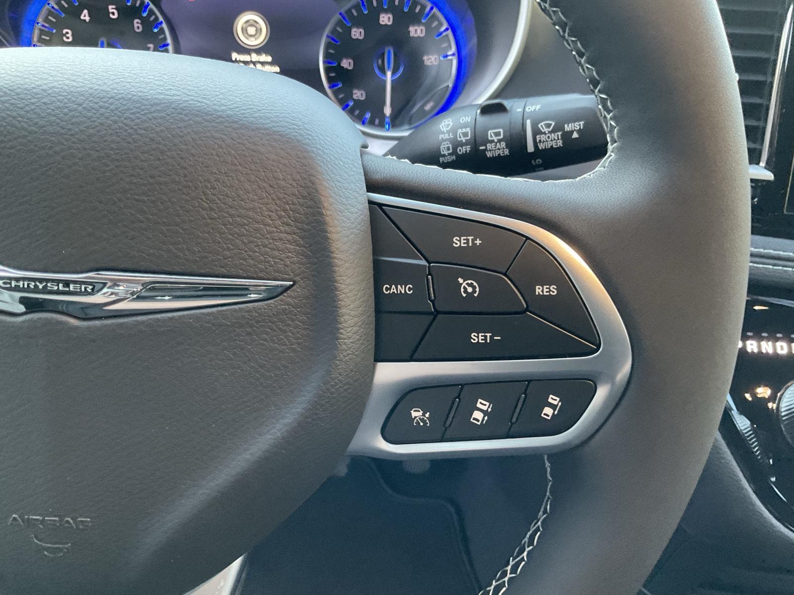 2026 Chrysler Pacifica Select - Photo 11