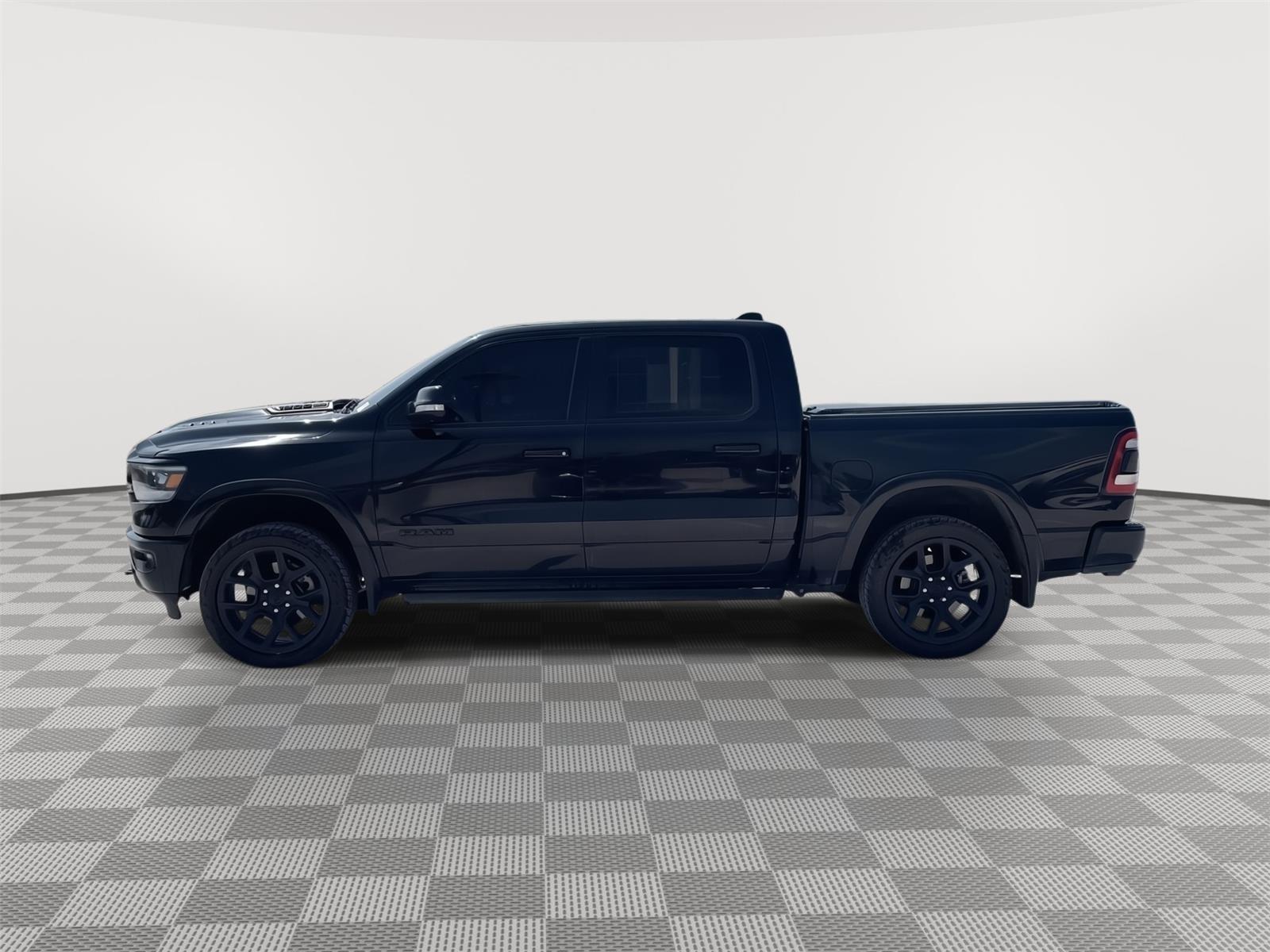 Used 2019 RAM Ram 1500 Pickup Laramie with VIN 1C6SRFJT4KN728654 for sale in Kansas City