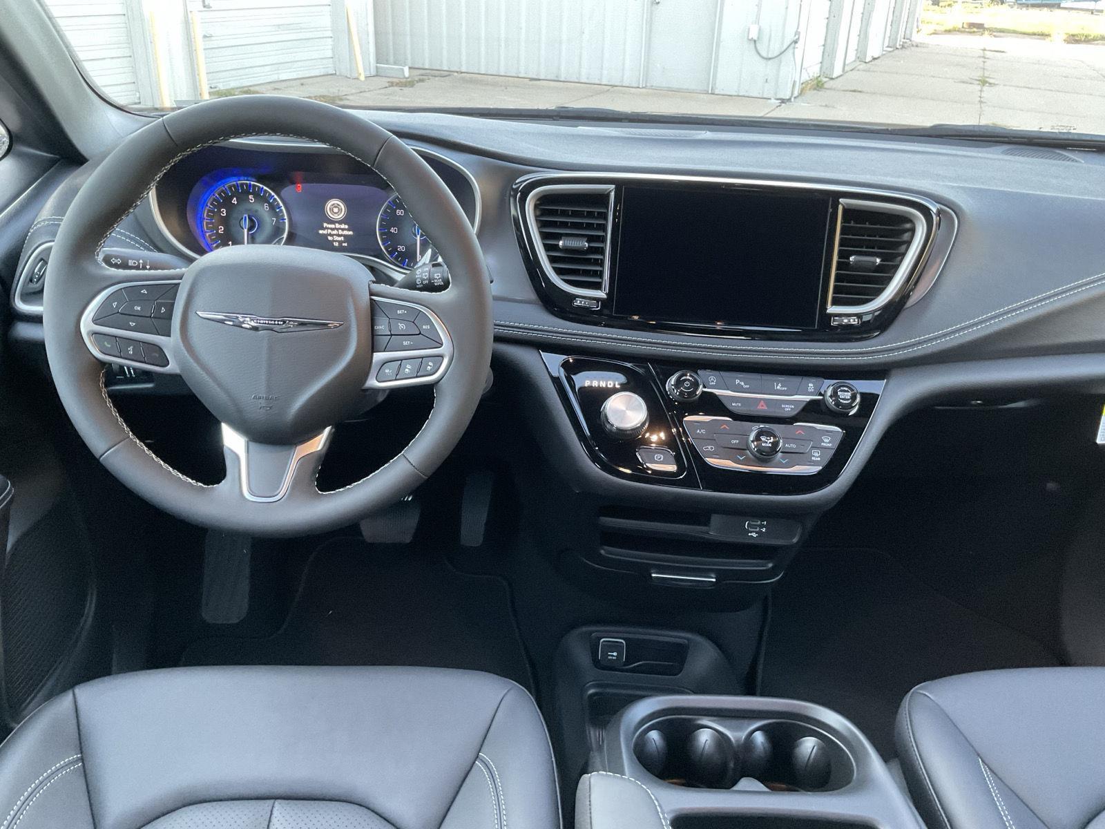 2026 Chrysler Pacifica Select - Photo 19