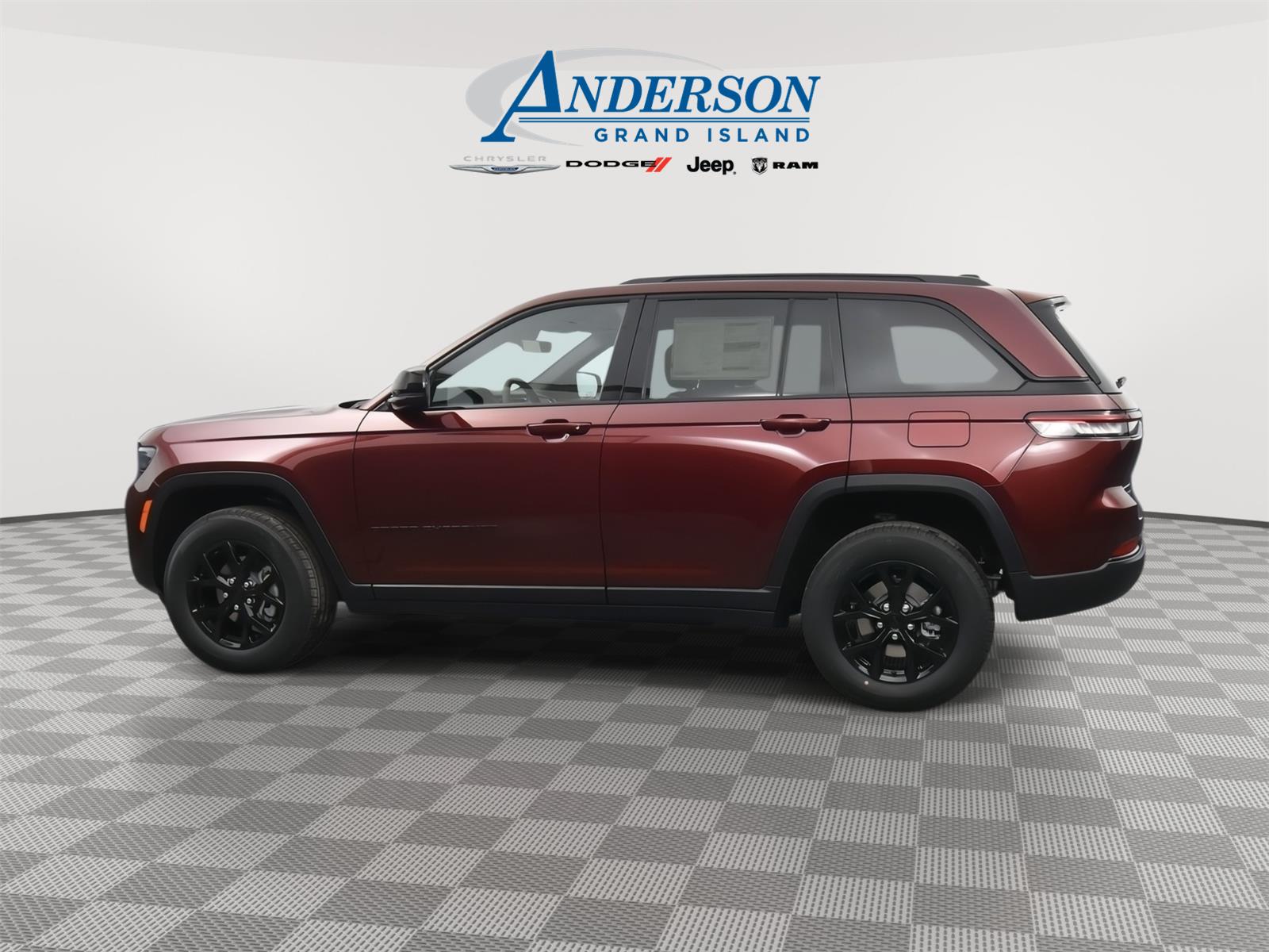 2025 Jeep Grand Cherokee Laredo