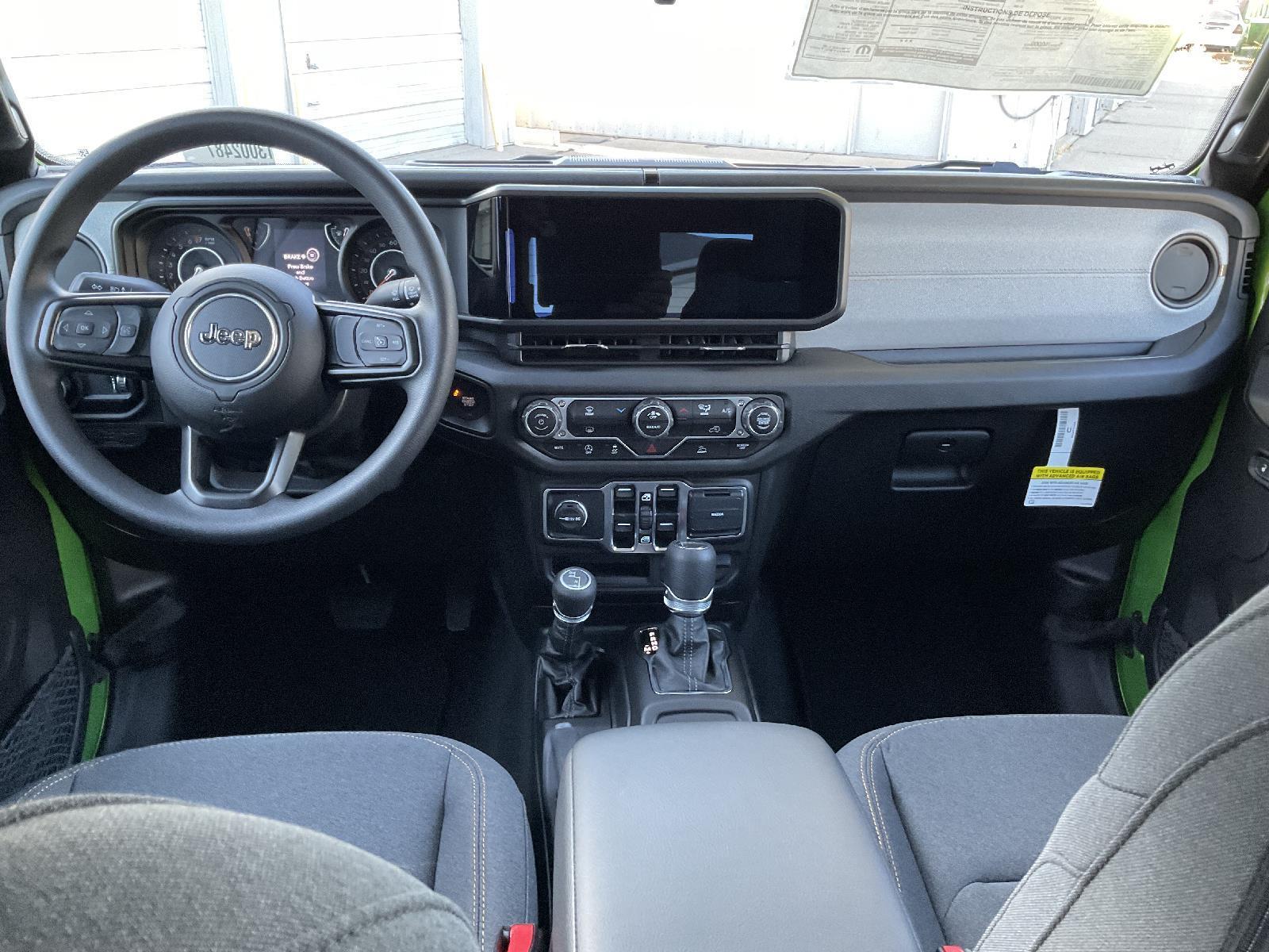 2025 Jeep Gladiator Nighthawk - Photo 24