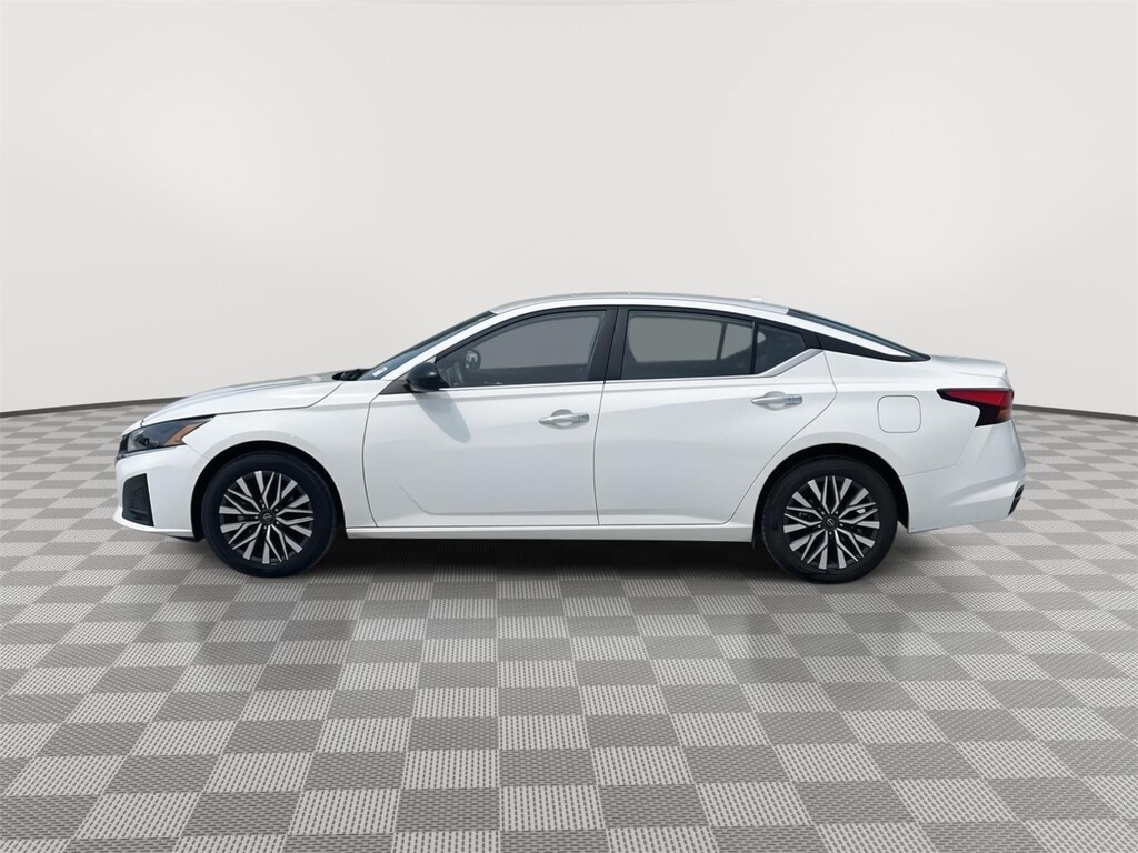 Used 2025 Nissan Altima SV Sedan