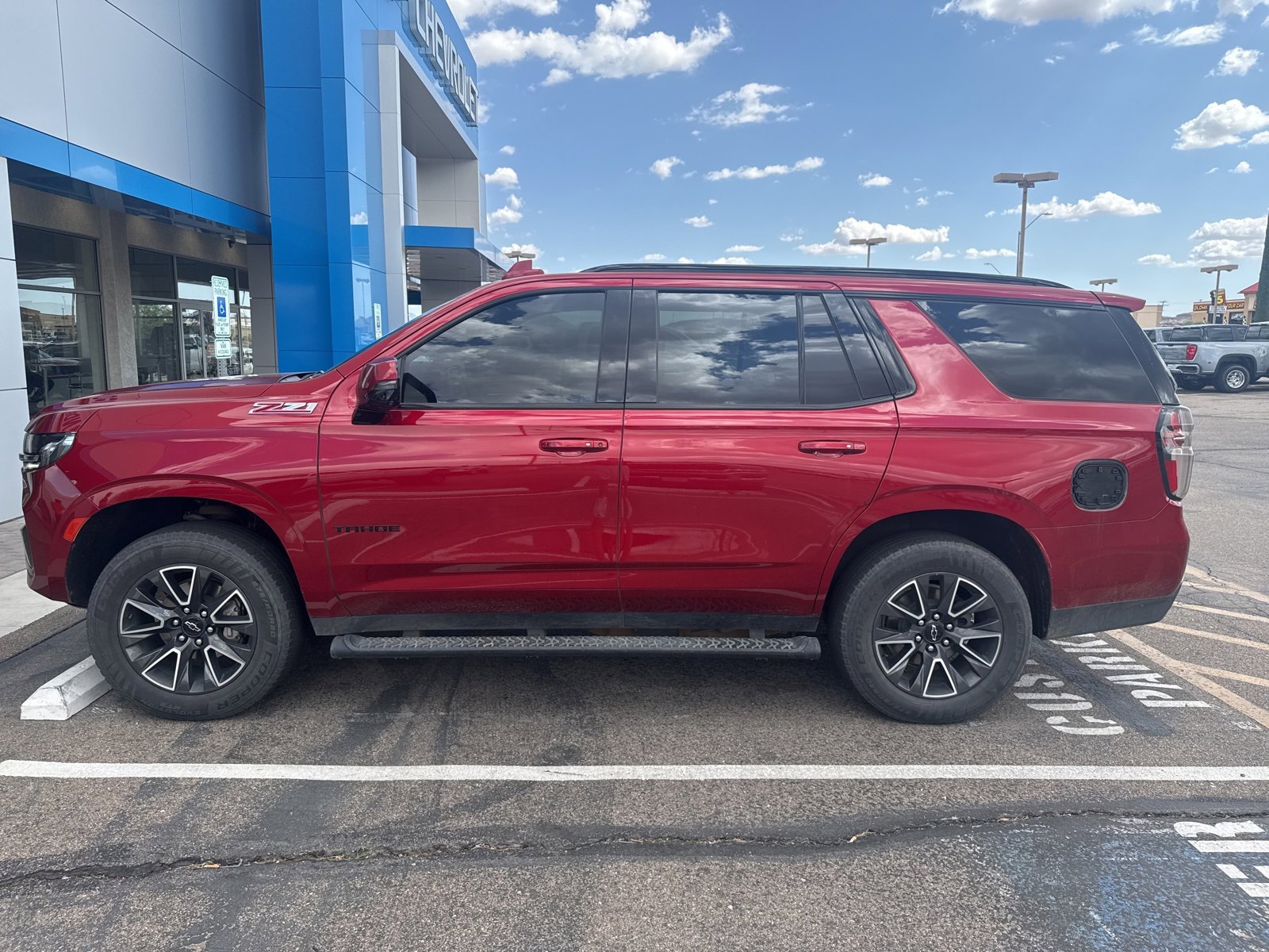 Used 2021 Chevrolet Tahoe Z71 with VIN 1GNSKPKD0MR310587 for sale in Kingman, AZ