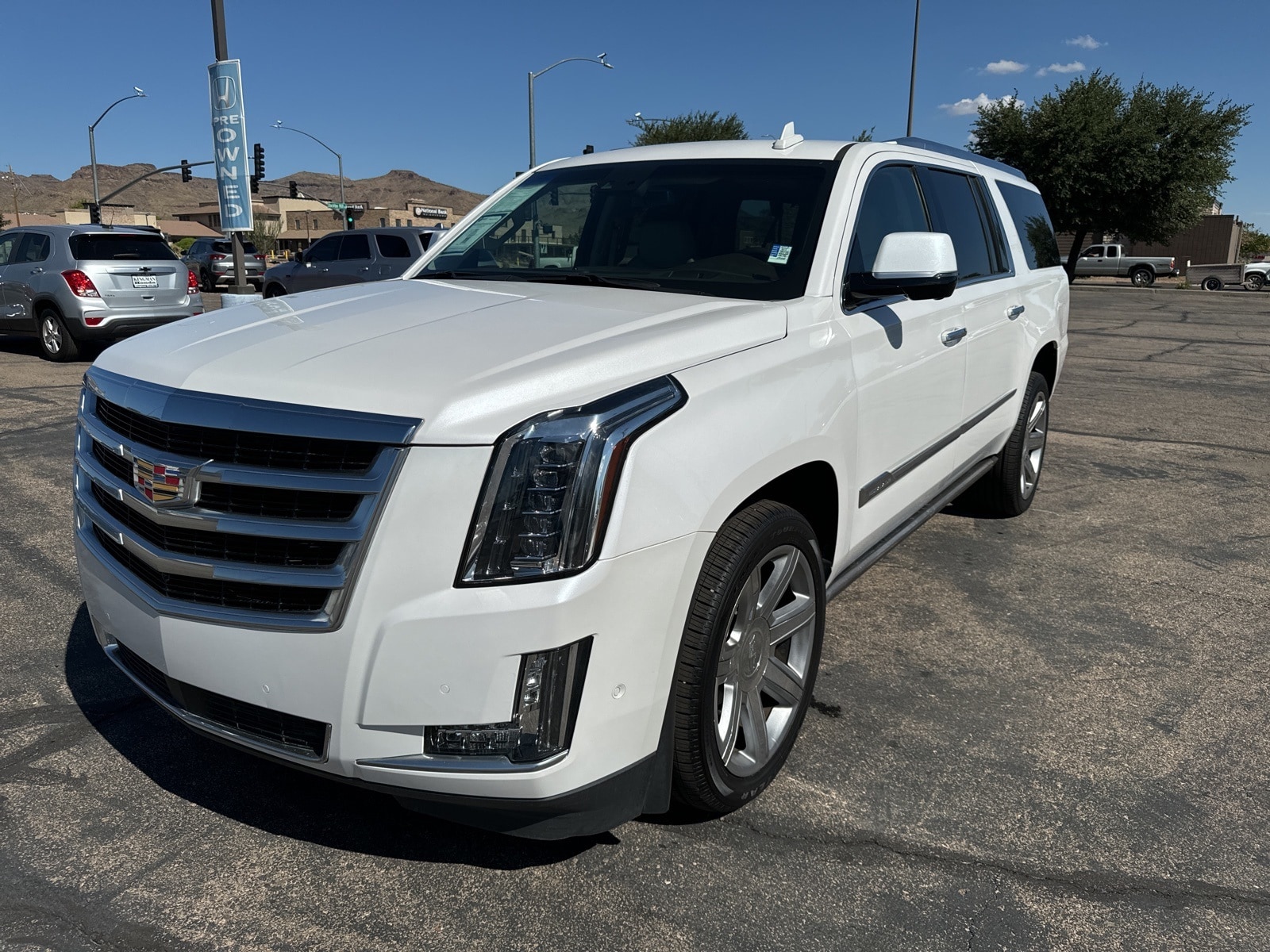 Used 2017 Cadillac Escalade ESV Premium Luxury with VIN 1GYS3JKJ8HR139208 for sale in Kingman, AZ