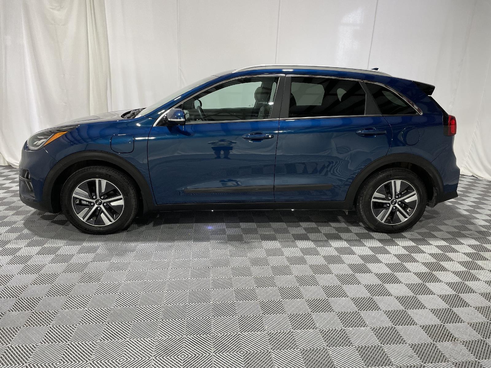 Used 2021 Kia Niro EX Premium with VIN KNDCC3LD7M5478008 for sale in Saint Joseph, MO