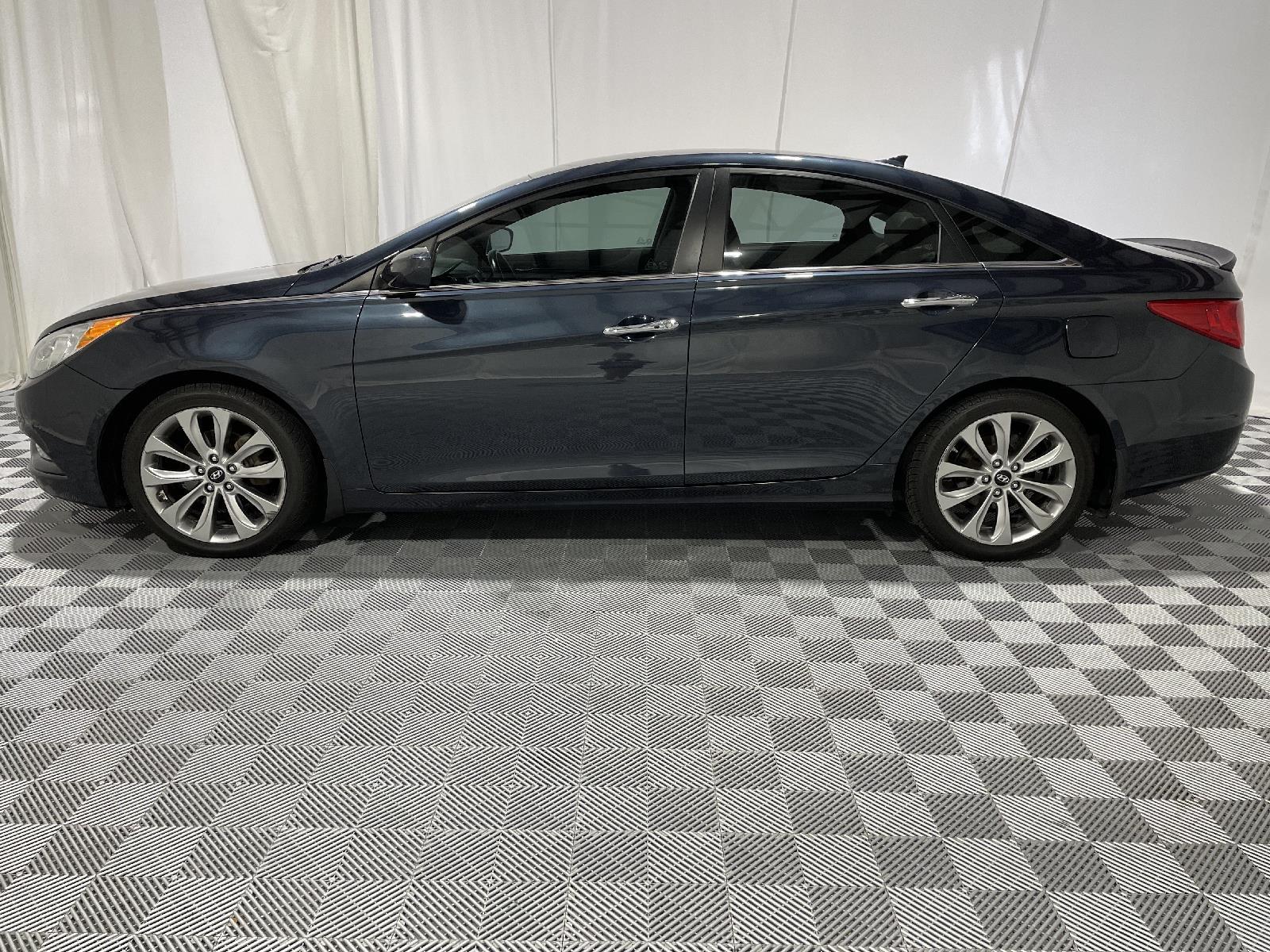 Used 2013 Hyundai Sonata SE with VIN 5NPEC4AC3DH784938 for sale in Kansas City