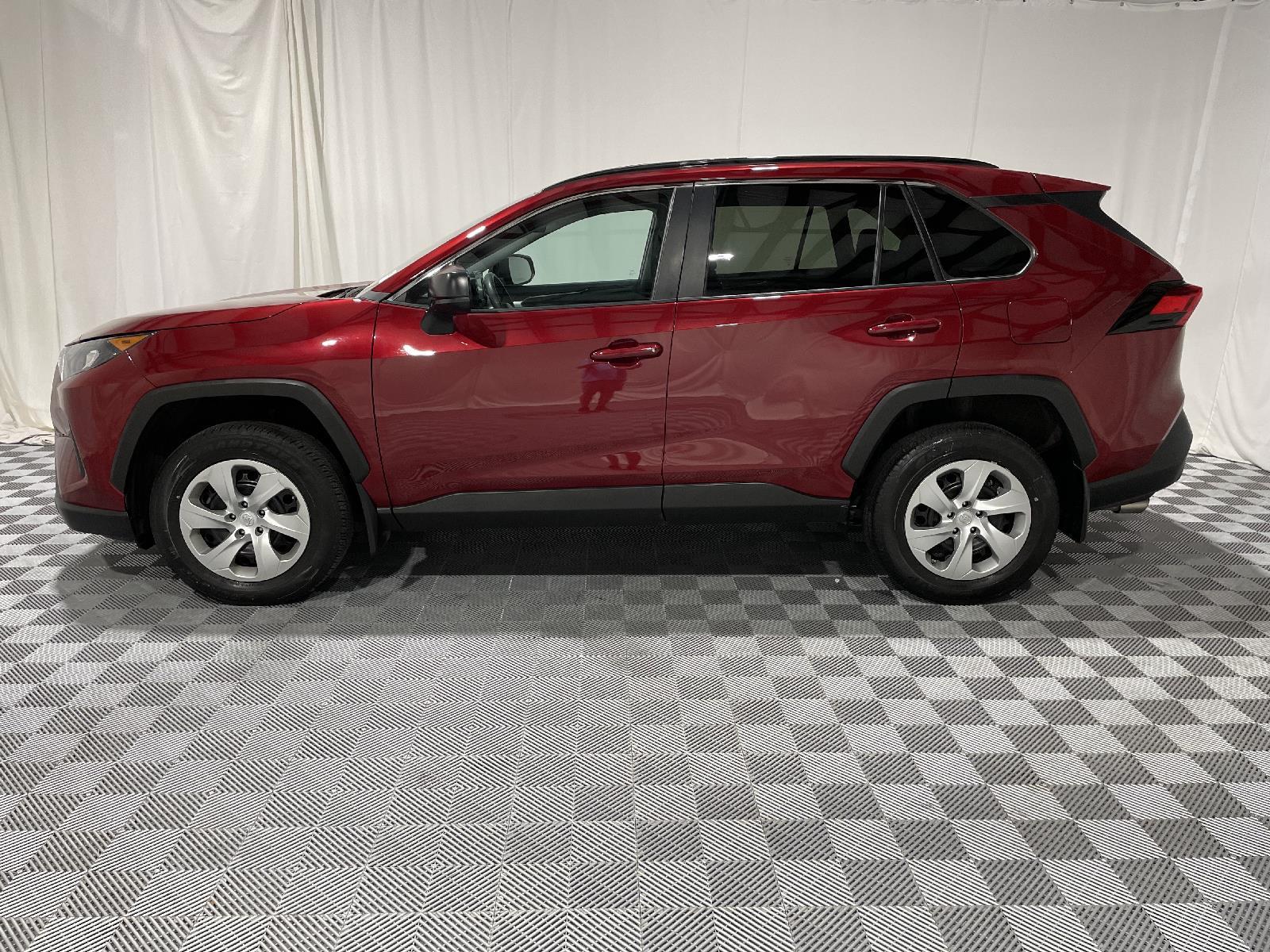 Used 2021 Toyota RAV4 LE with VIN 2T3F1RFV5MW170614 for sale in Saint Joseph, MO