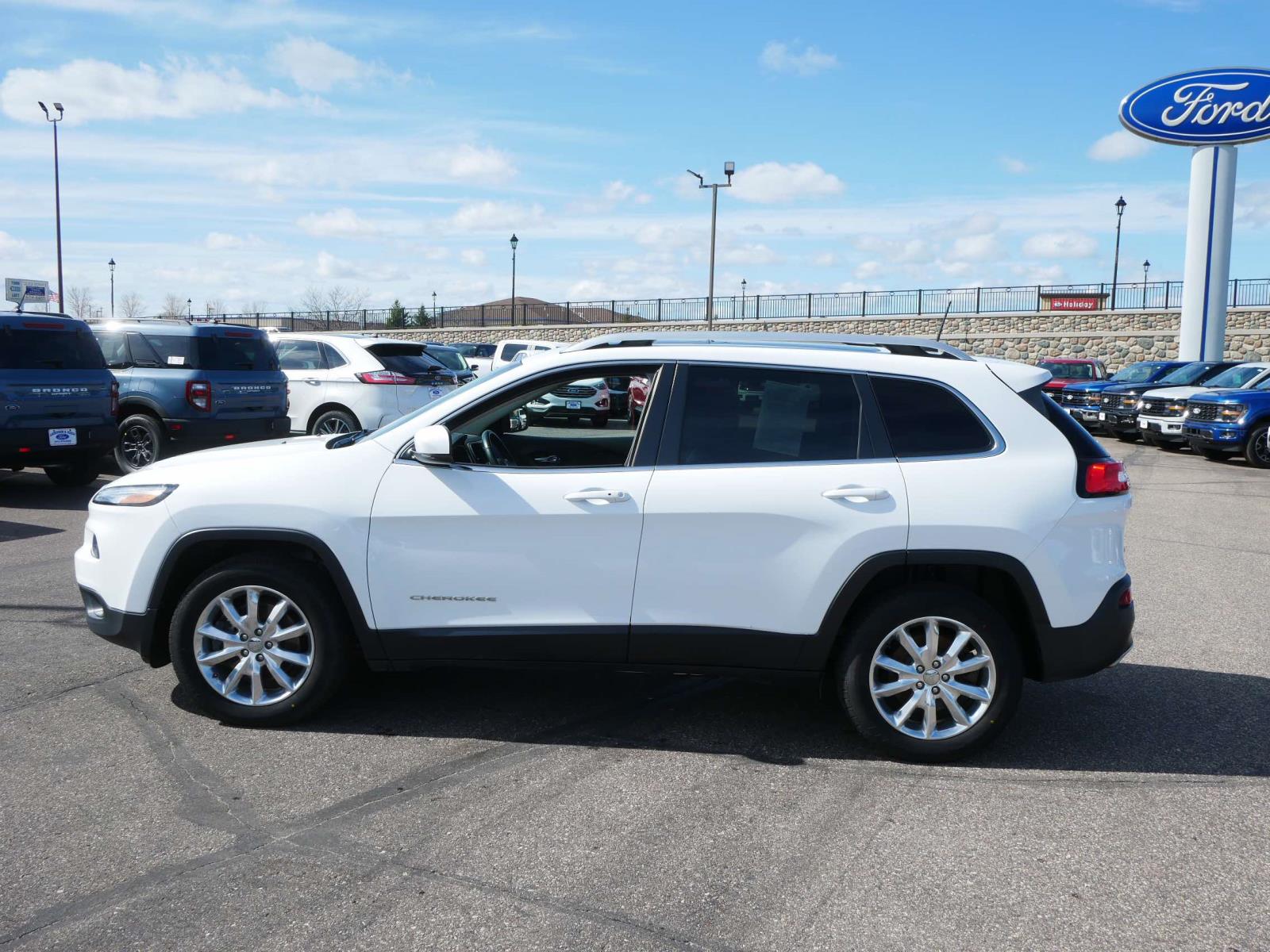 Used 2016 Jeep Cherokee Limited with VIN 1C4PJMDS6GW214285 for sale in Branch, Minnesota