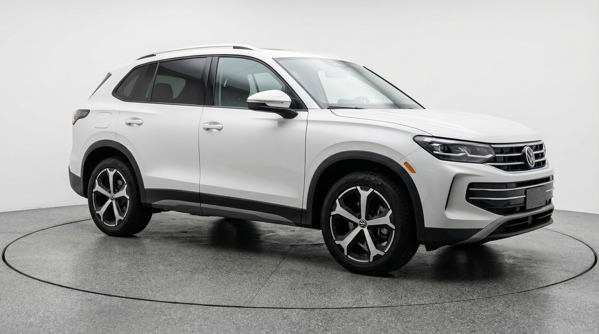 Thumbnail: 2026 Volkswagen Tiguan - 1