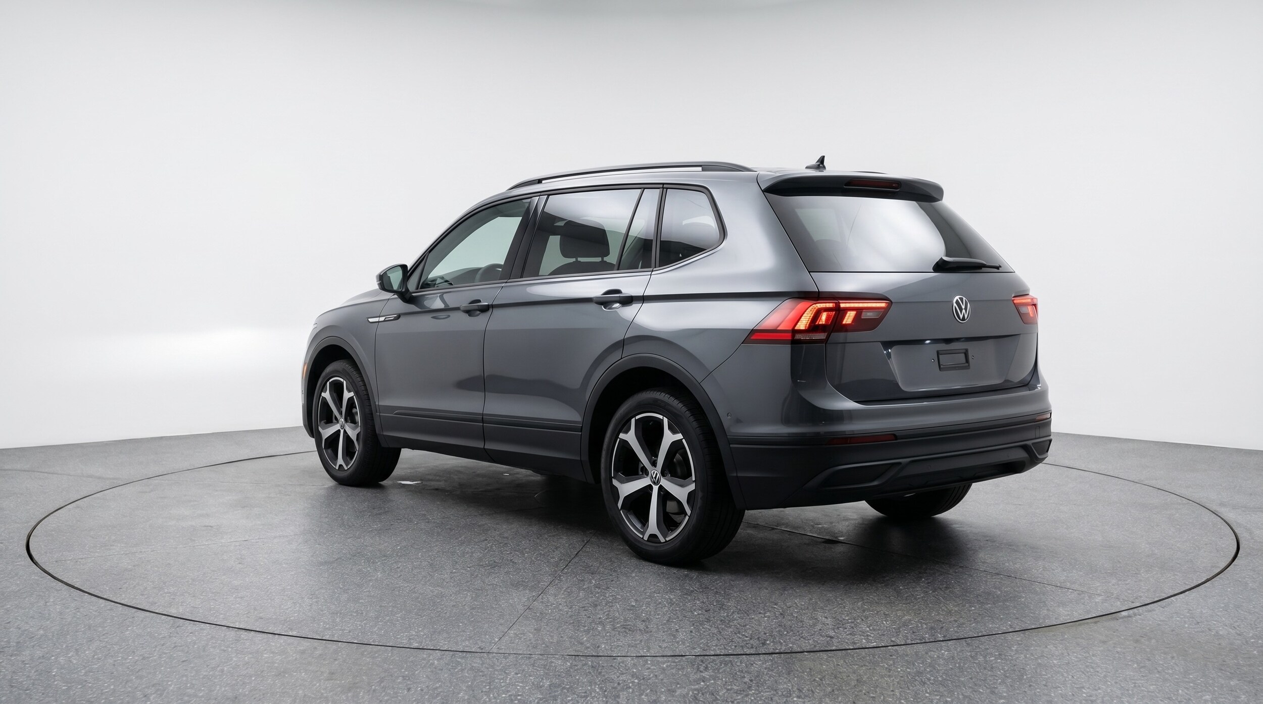 Thumbnail: 2026 Volkswagen Tiguan - 5