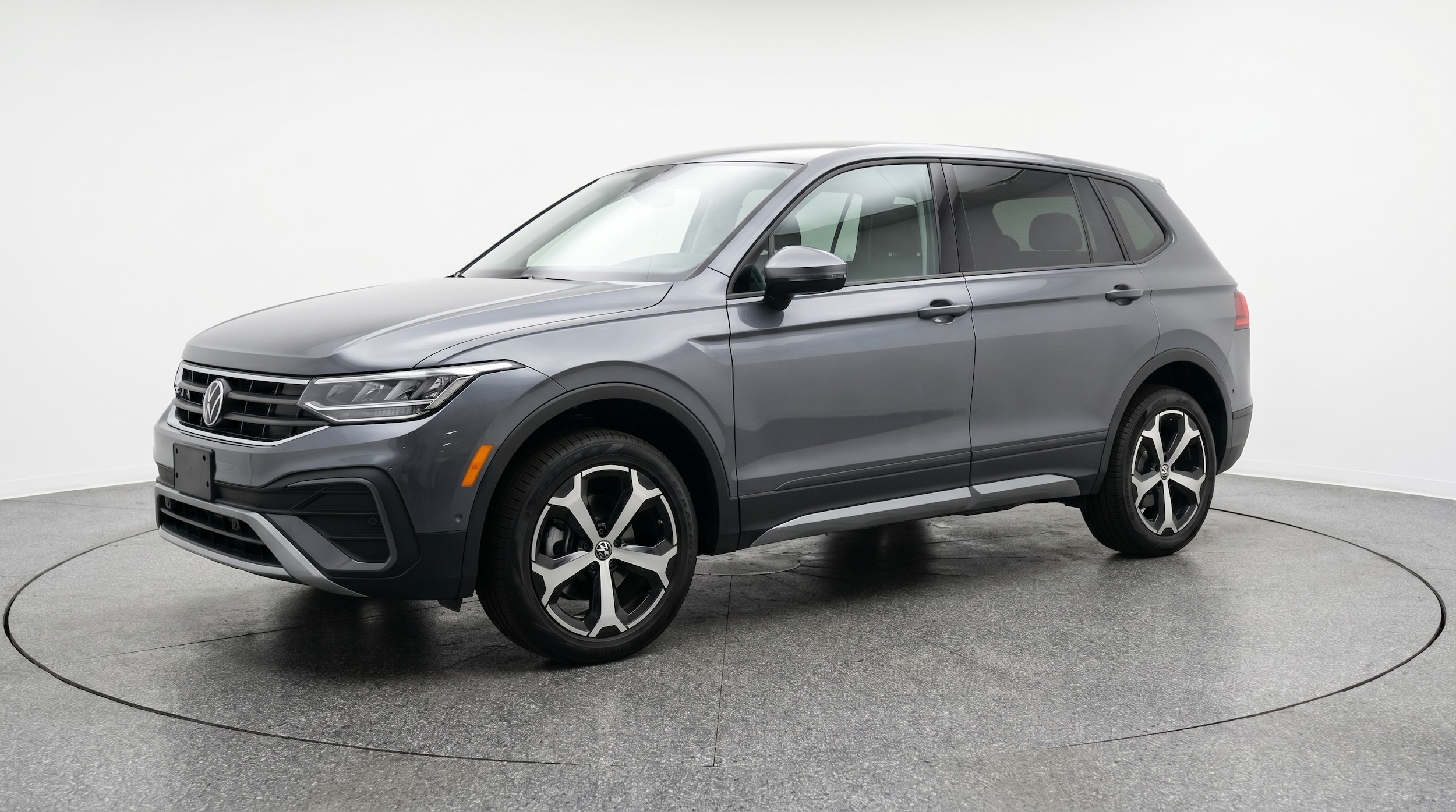 Thumbnail: 2026 Volkswagen Tiguan - 3