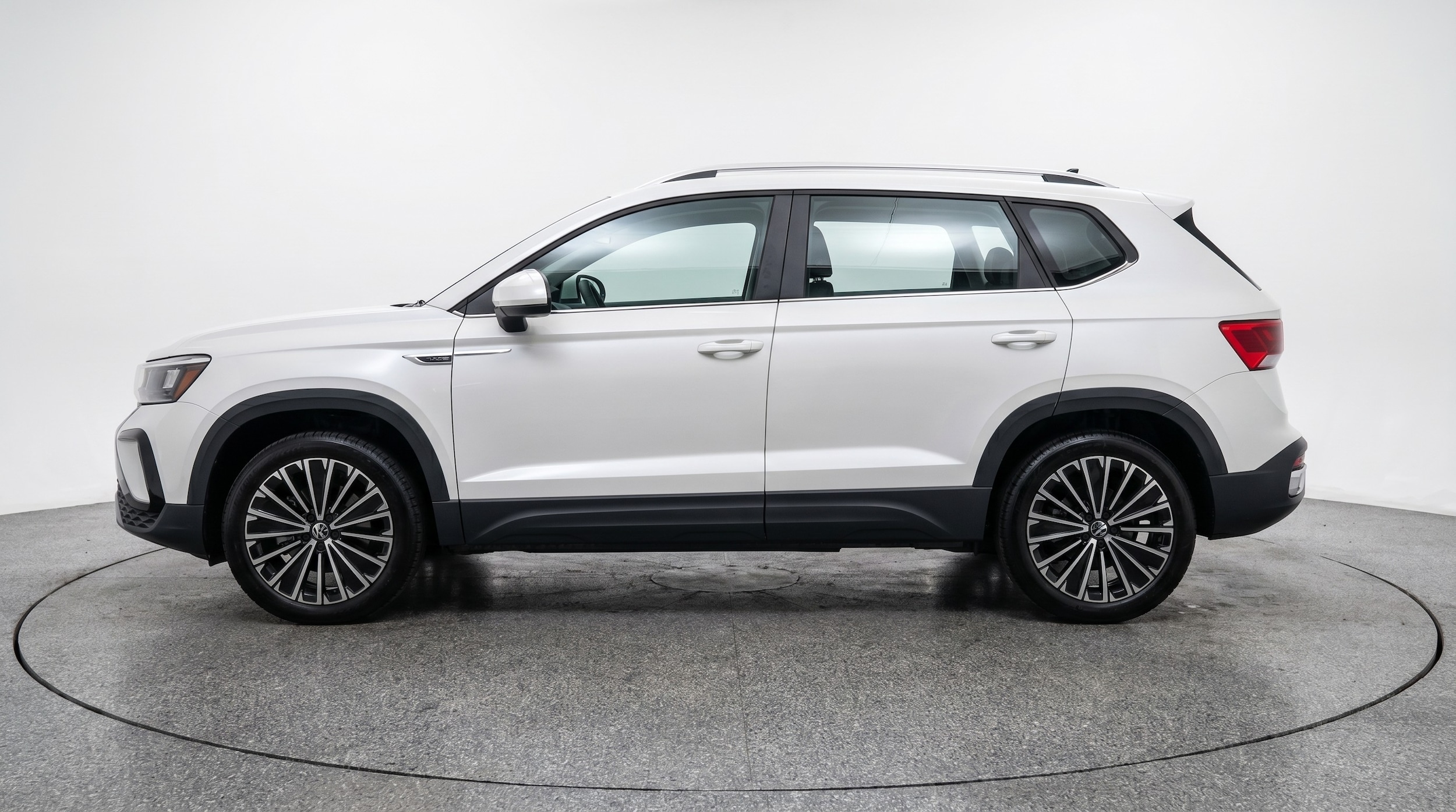Thumbnail: 2026 Volkswagen Taos - 4
