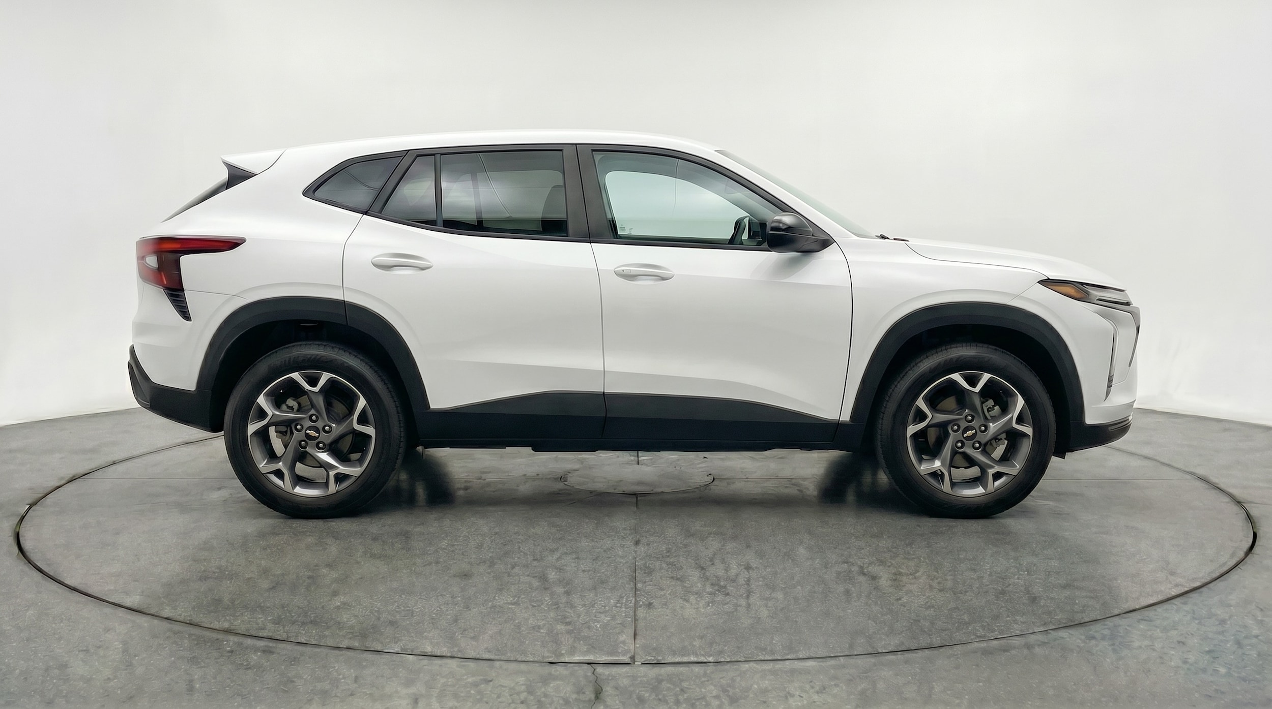 Thumbnail: 2025 Chevrolet Trax - 8