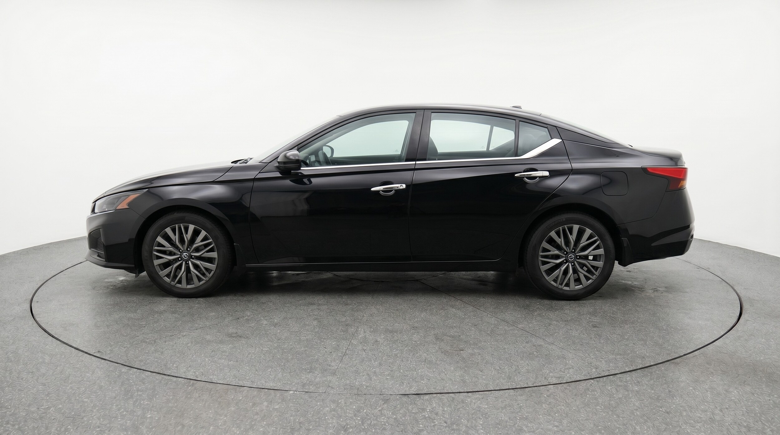 Thumbnail: 2025 Nissan Altima - 4