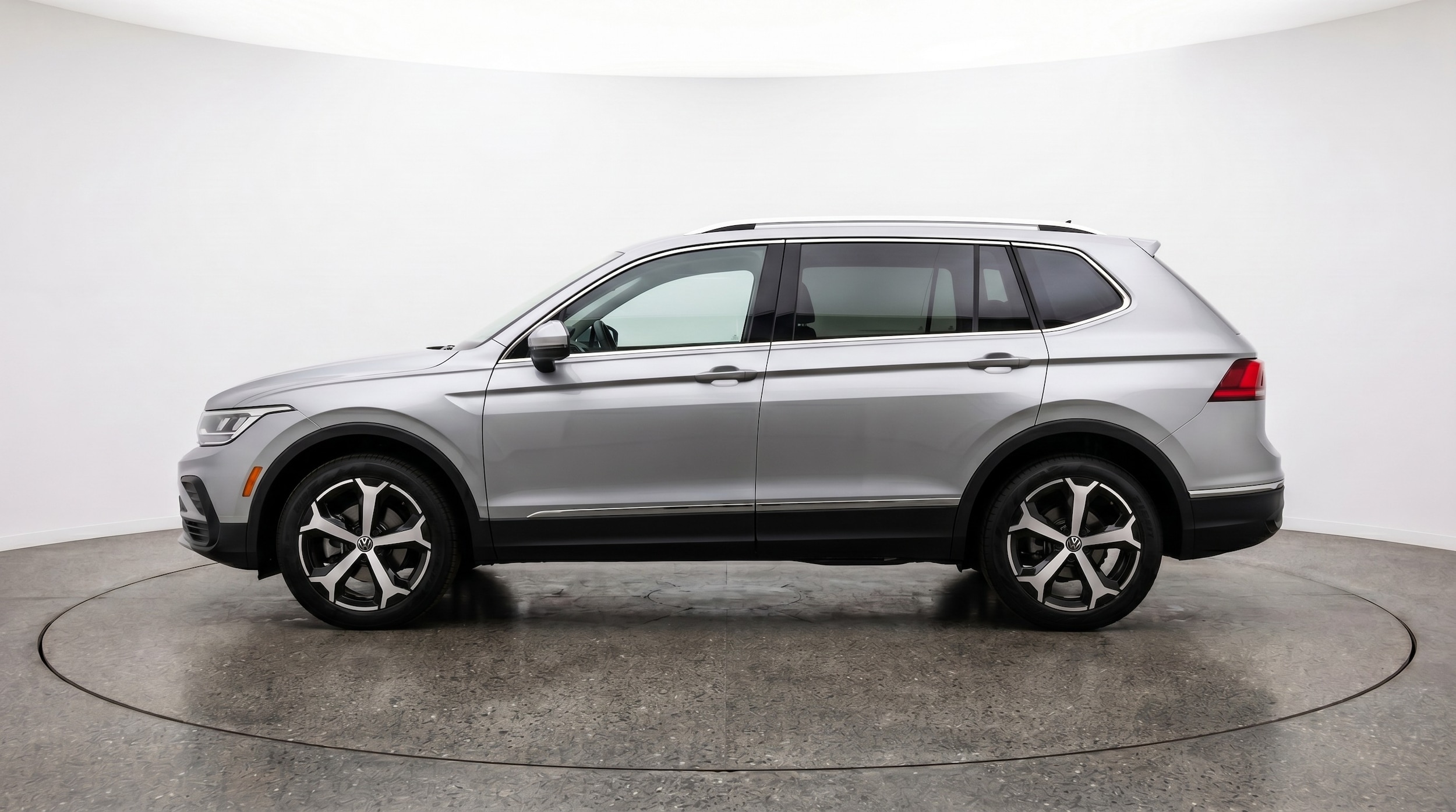 Thumbnail: 2026 Volkswagen Tiguan - 4