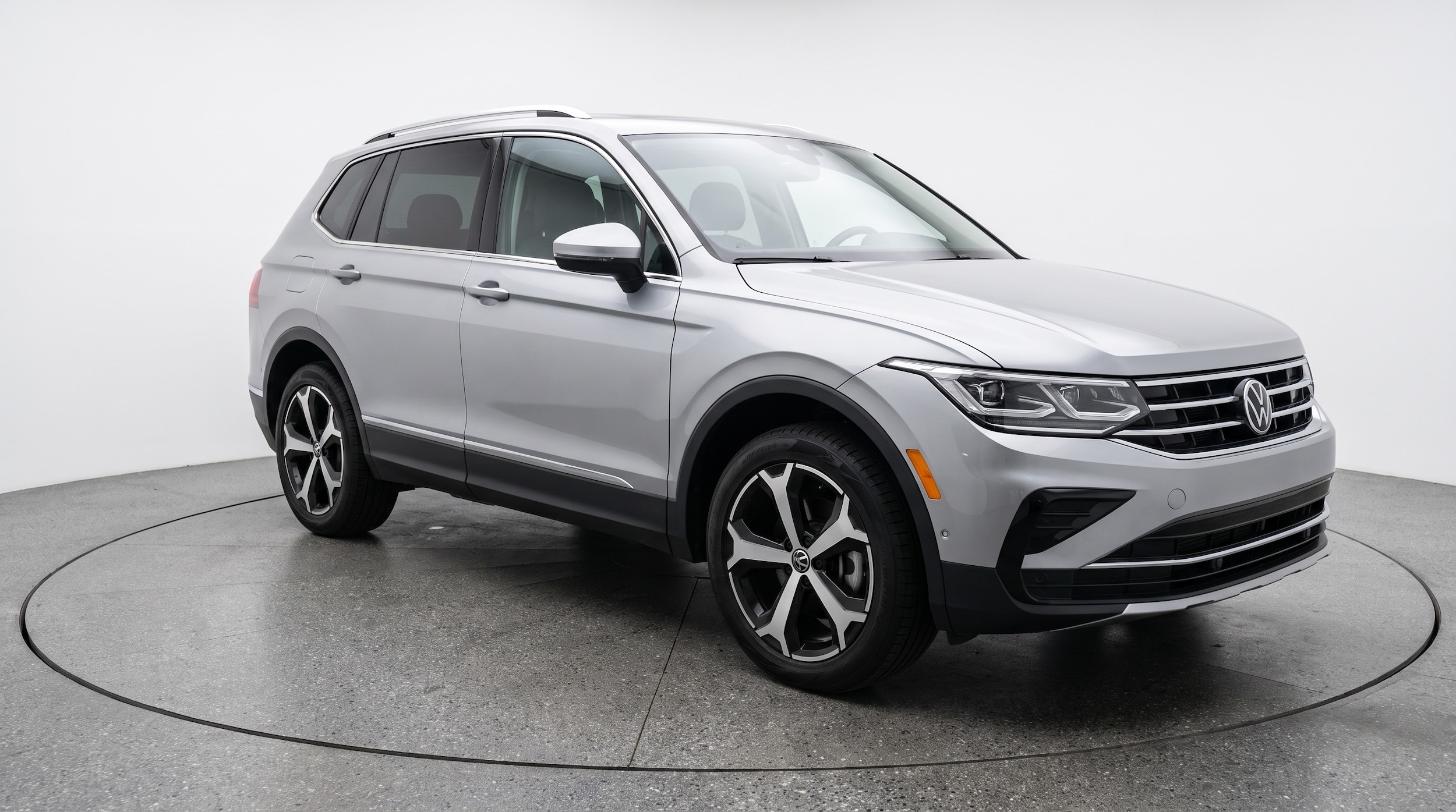 Thumbnail: 2026 Volkswagen Tiguan - 1