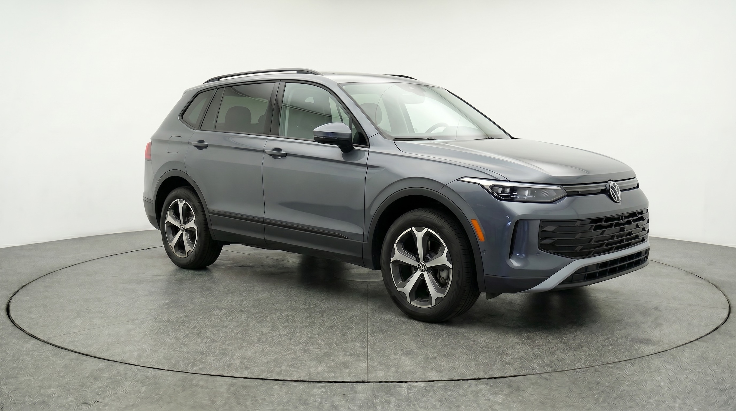Thumbnail: 2026 Volkswagen Tiguan - 1