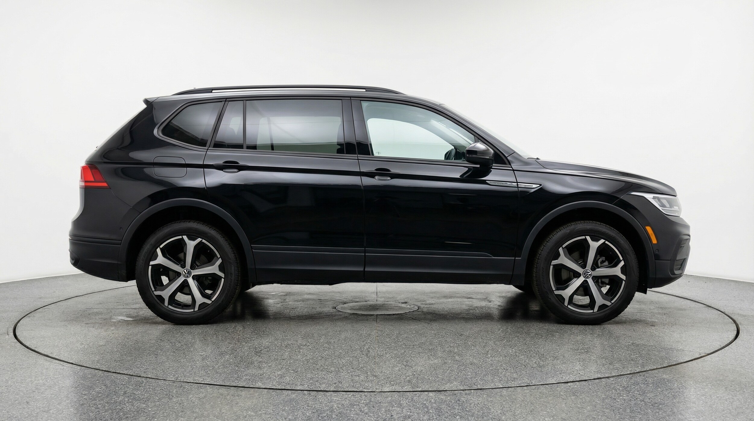 Thumbnail: 2026 Volkswagen Tiguan - 8