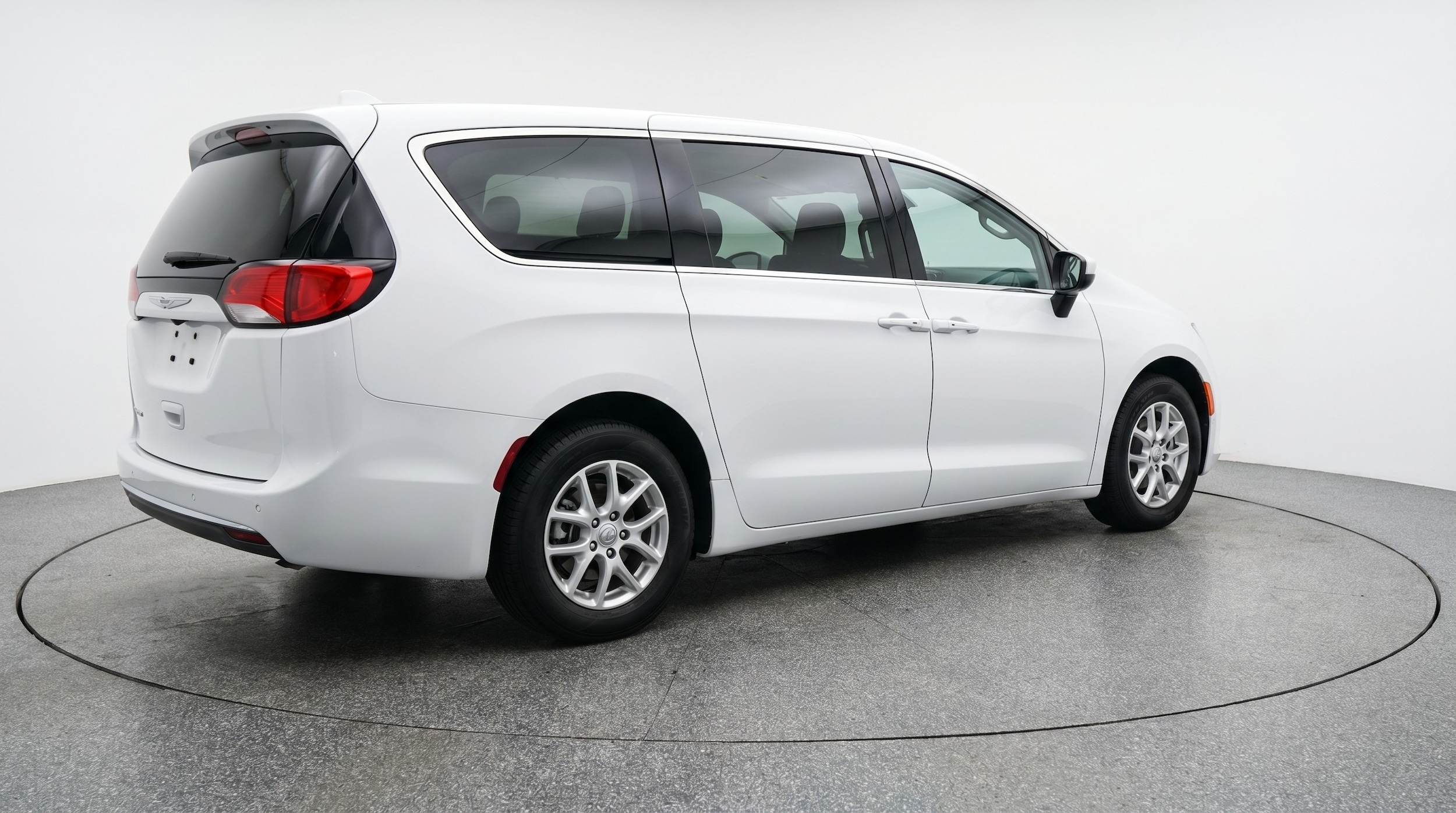 Thumbnail: 2024 Chrysler Voyager - 7