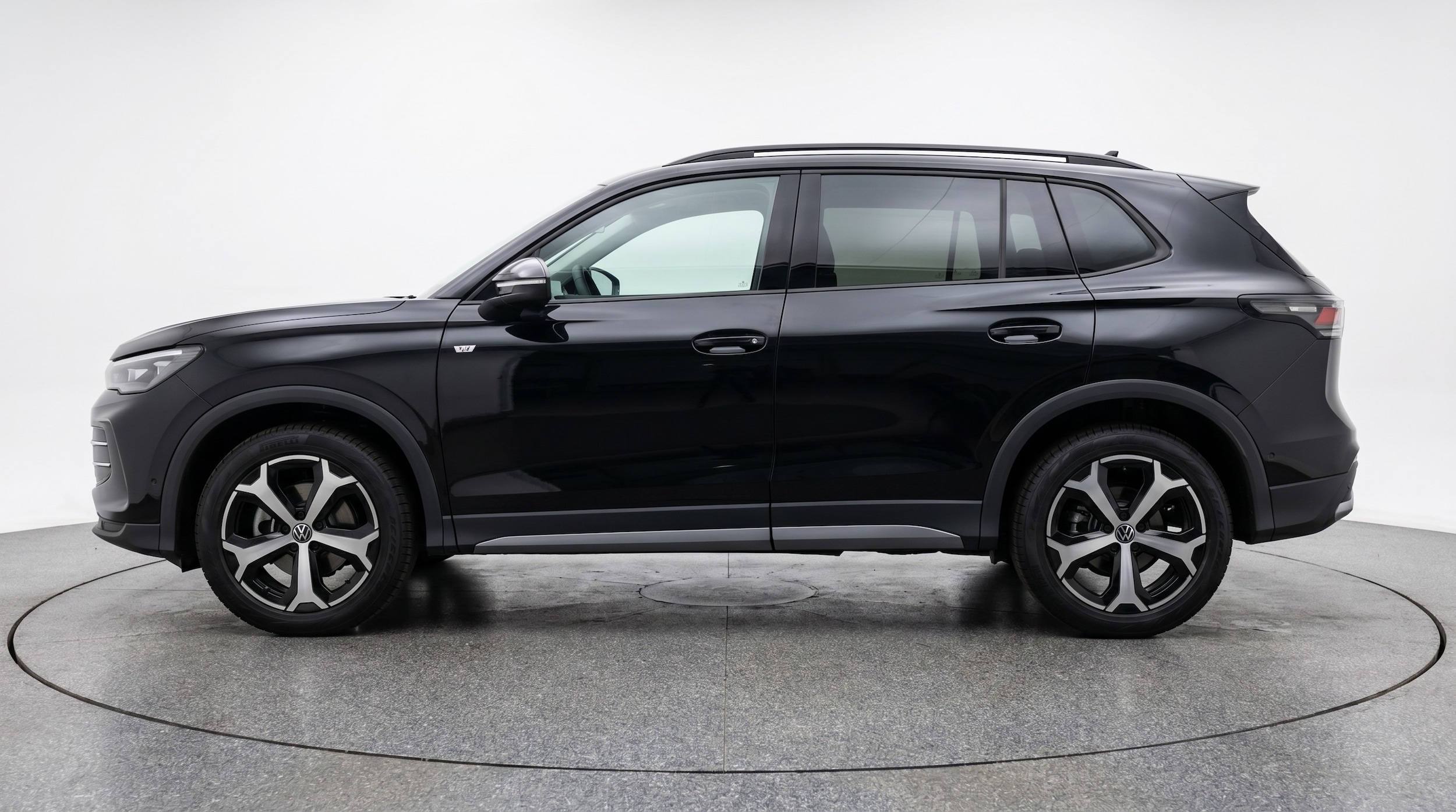 Thumbnail: 2026 Volkswagen Tiguan - 4