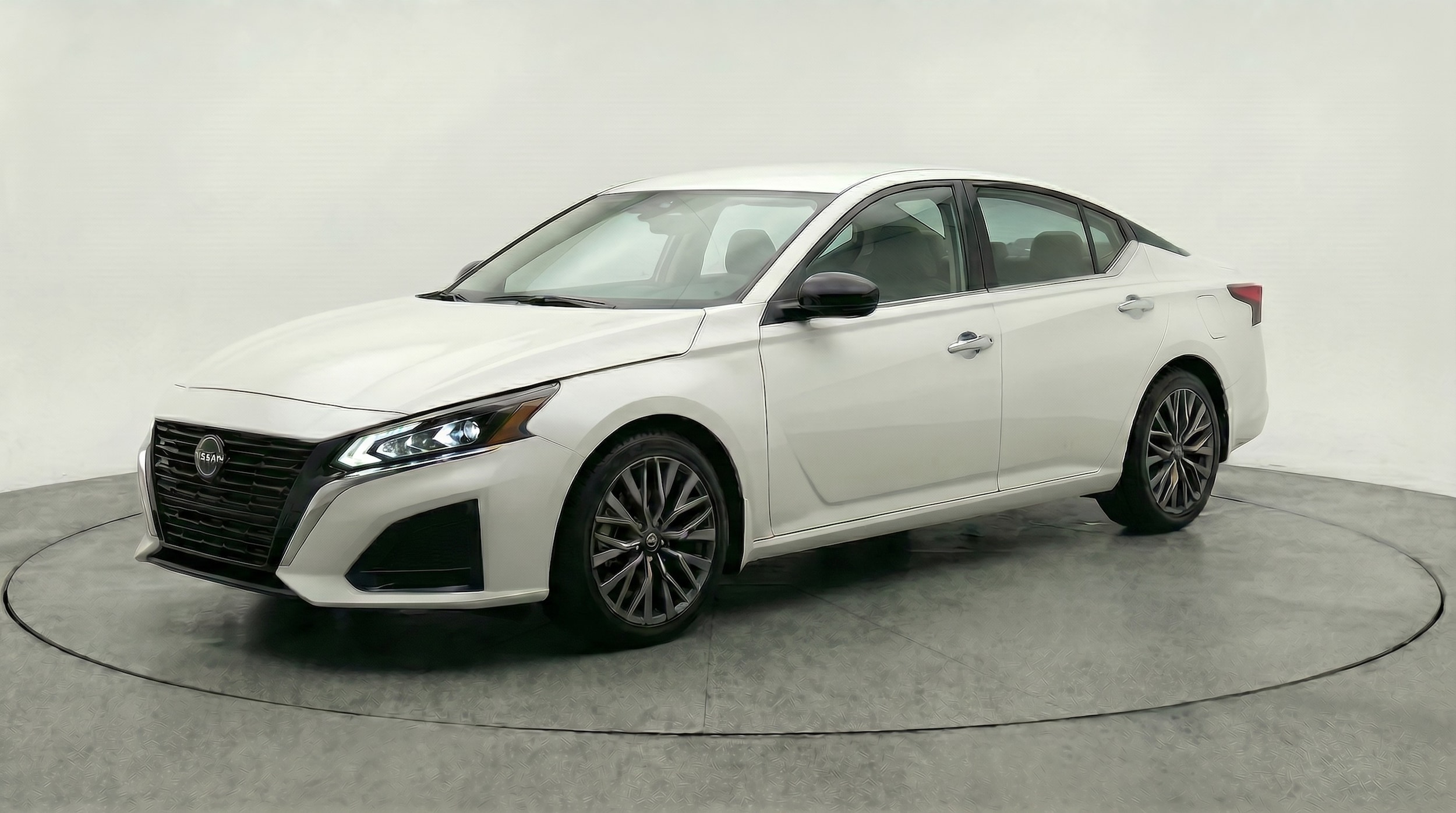 Thumbnail: 2025 Nissan Altima - 3