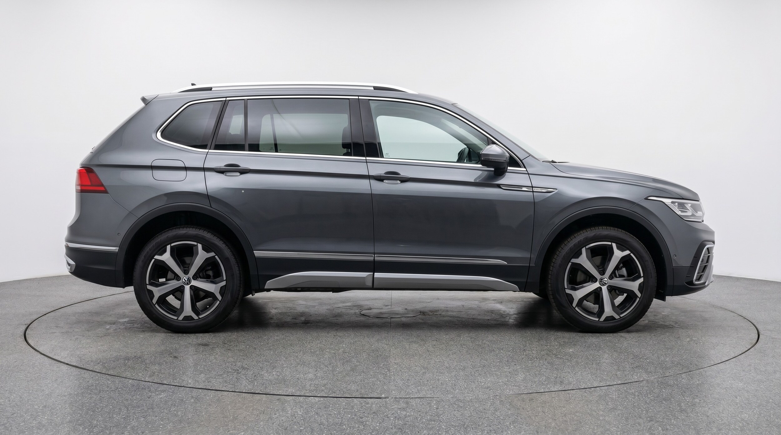 Thumbnail: 2026 Volkswagen Tiguan - 8