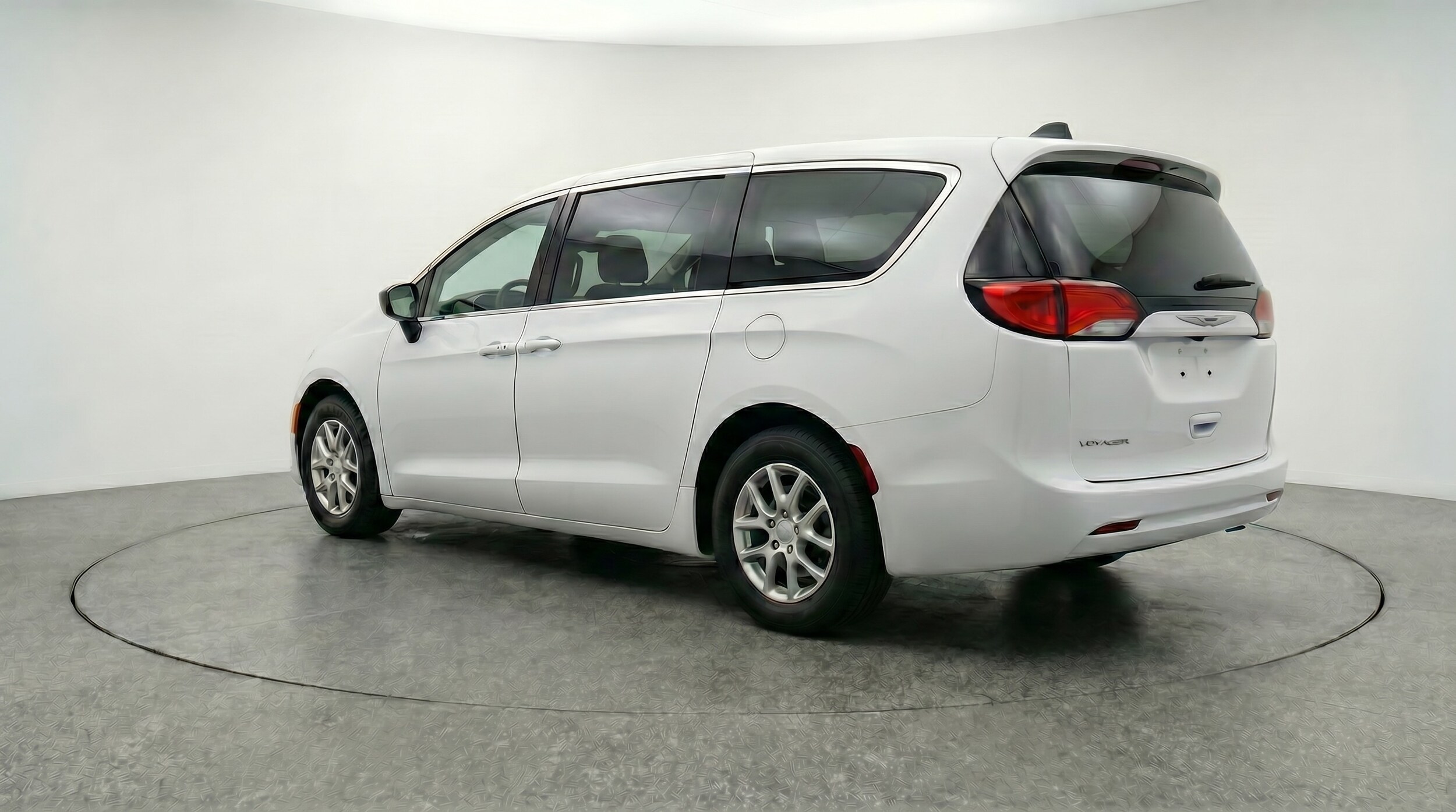 Thumbnail: 2024 Chrysler Voyager - 5