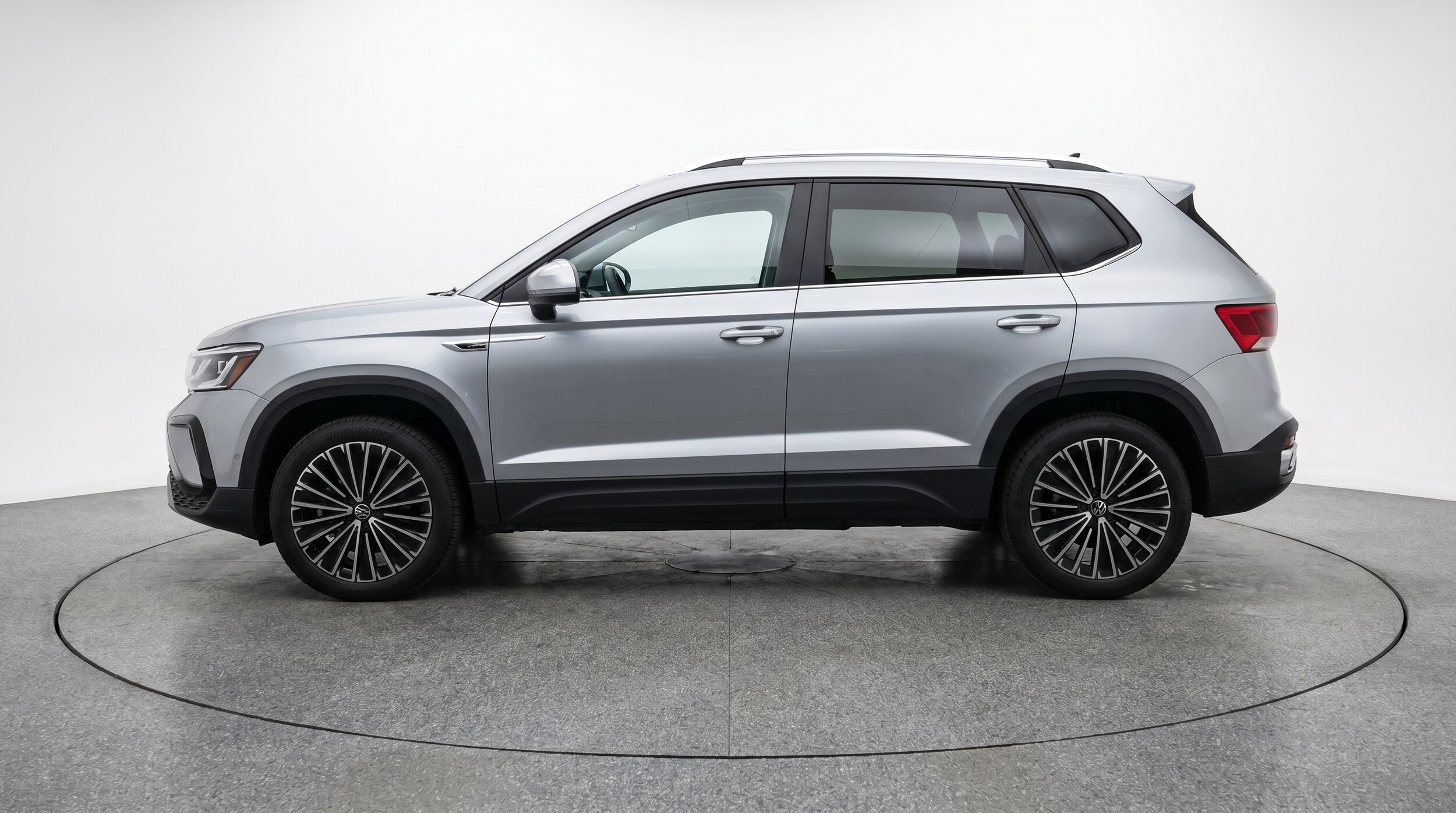 Thumbnail: 2026 Volkswagen Taos - 4
