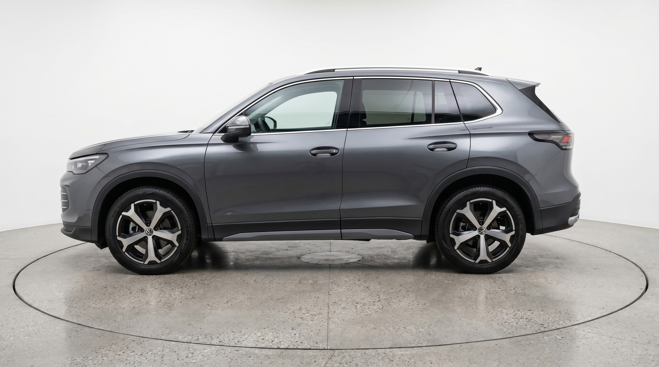 Thumbnail: 2026 Volkswagen Tiguan - 4