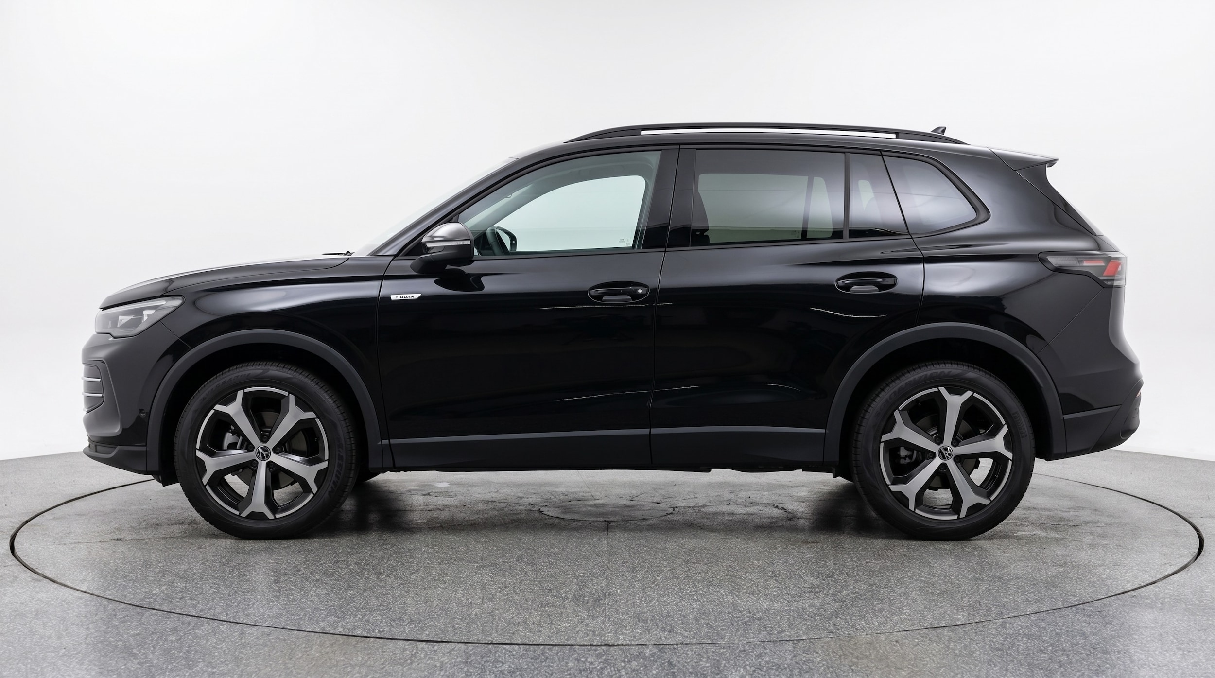 Thumbnail: 2026 Volkswagen Tiguan - 4