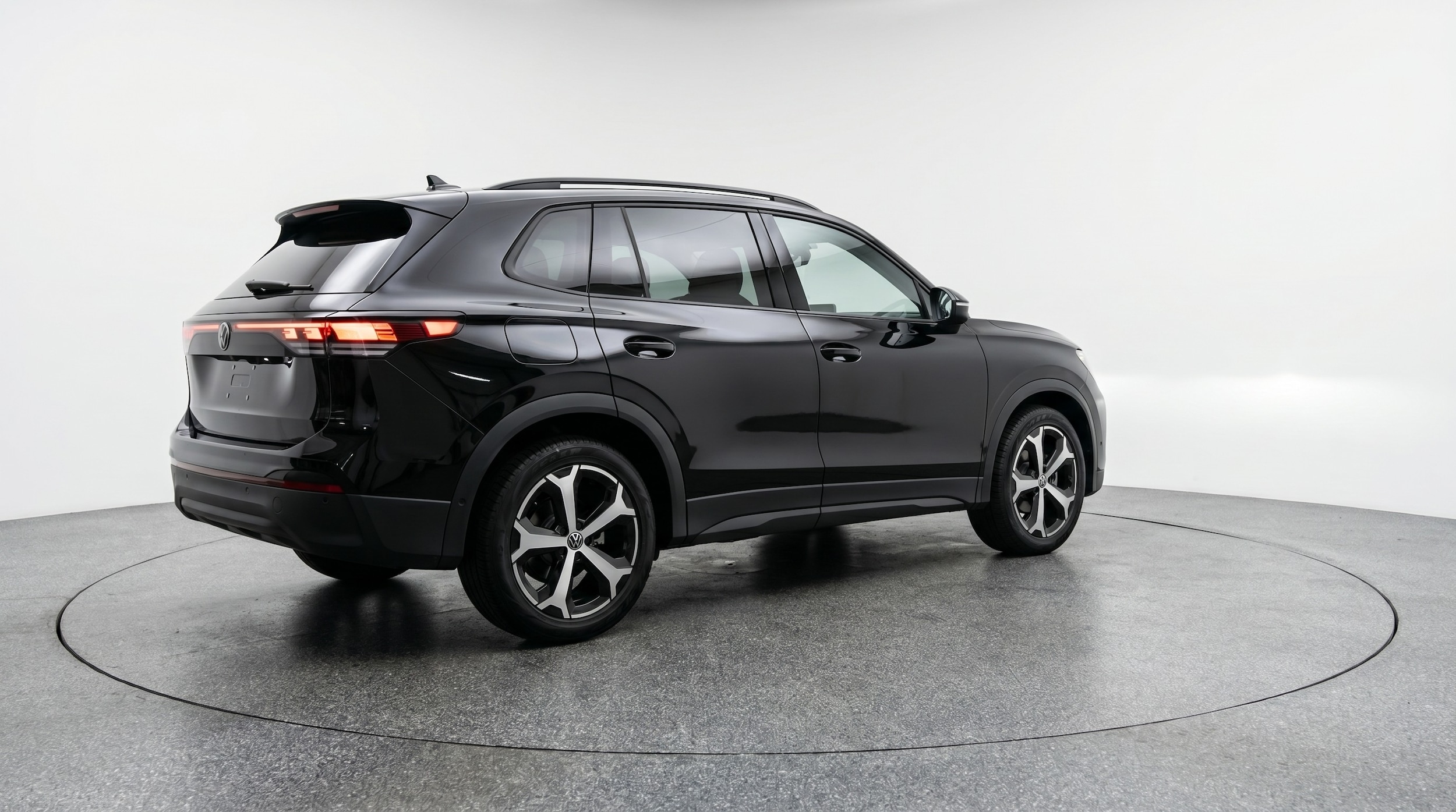 Thumbnail: 2026 Volkswagen Tiguan - 7