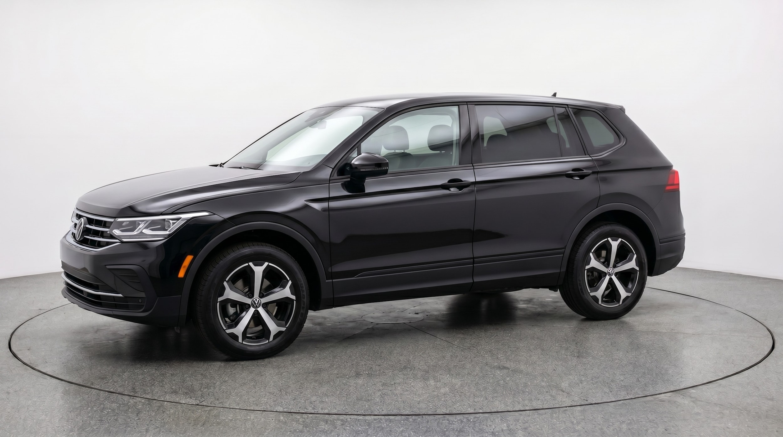 Thumbnail: 2026 Volkswagen Tiguan - 3