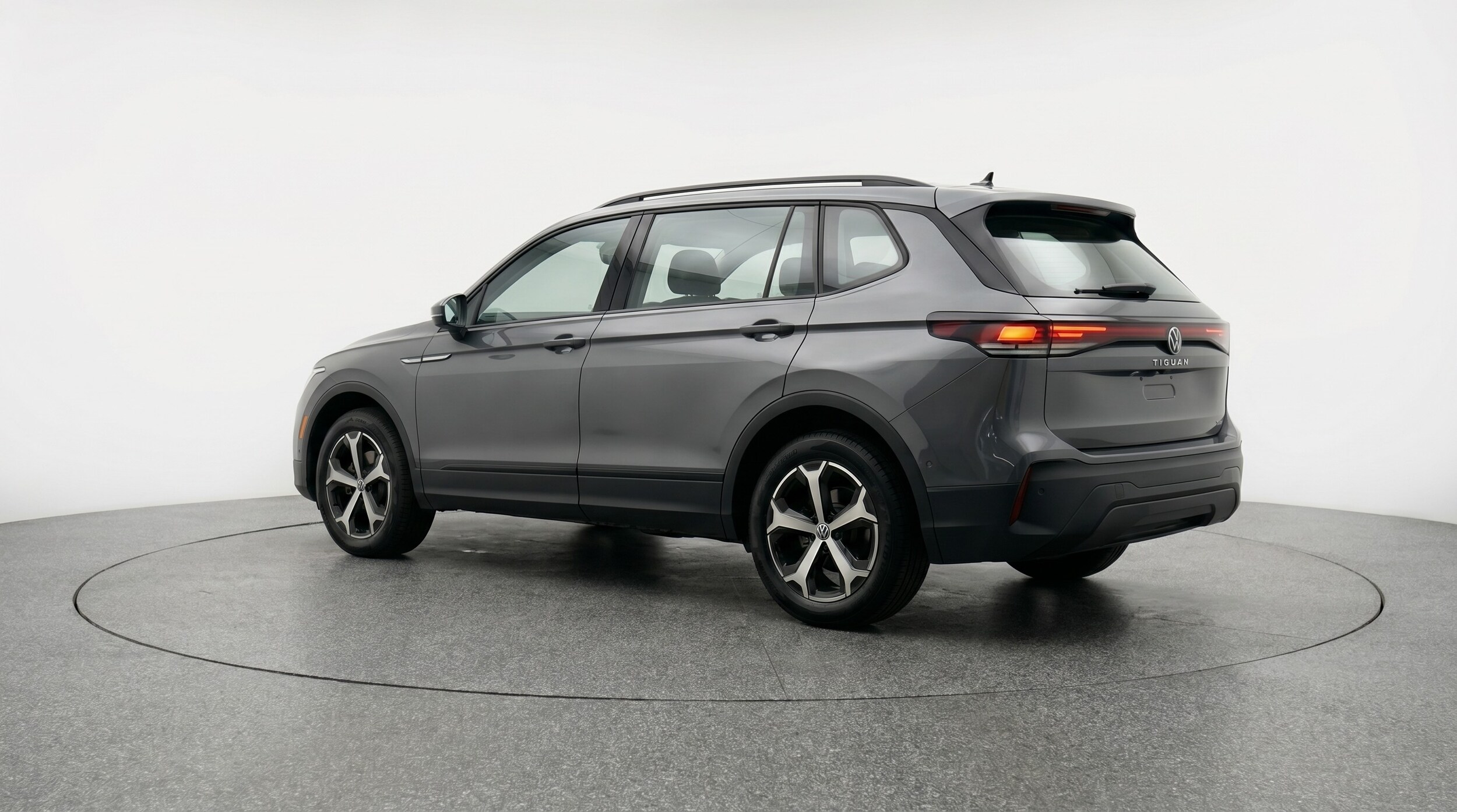 Thumbnail: 2026 Volkswagen Tiguan - 5