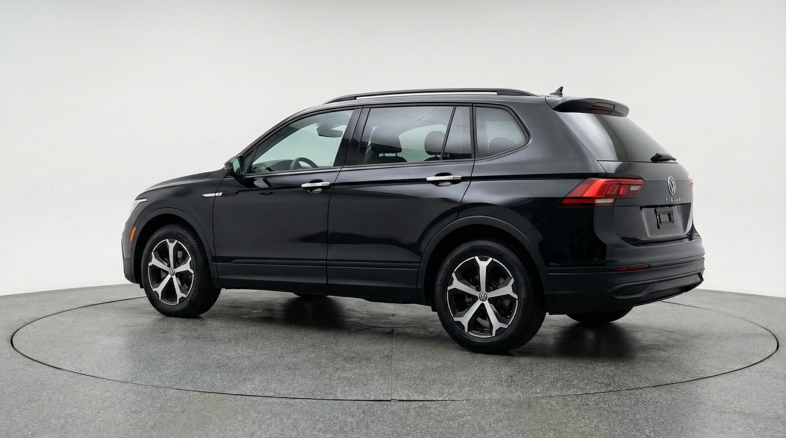 Thumbnail: 2026 Volkswagen Tiguan - 5