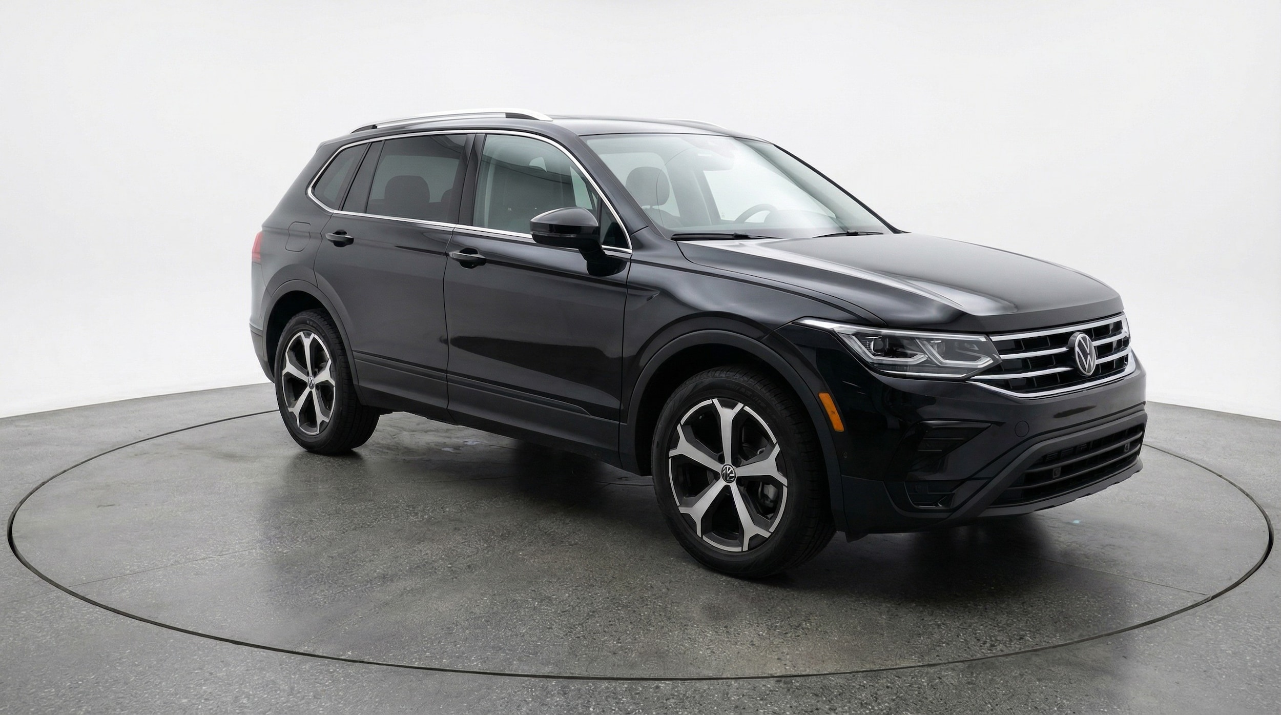 Thumbnail: 2026 Volkswagen Tiguan - 1