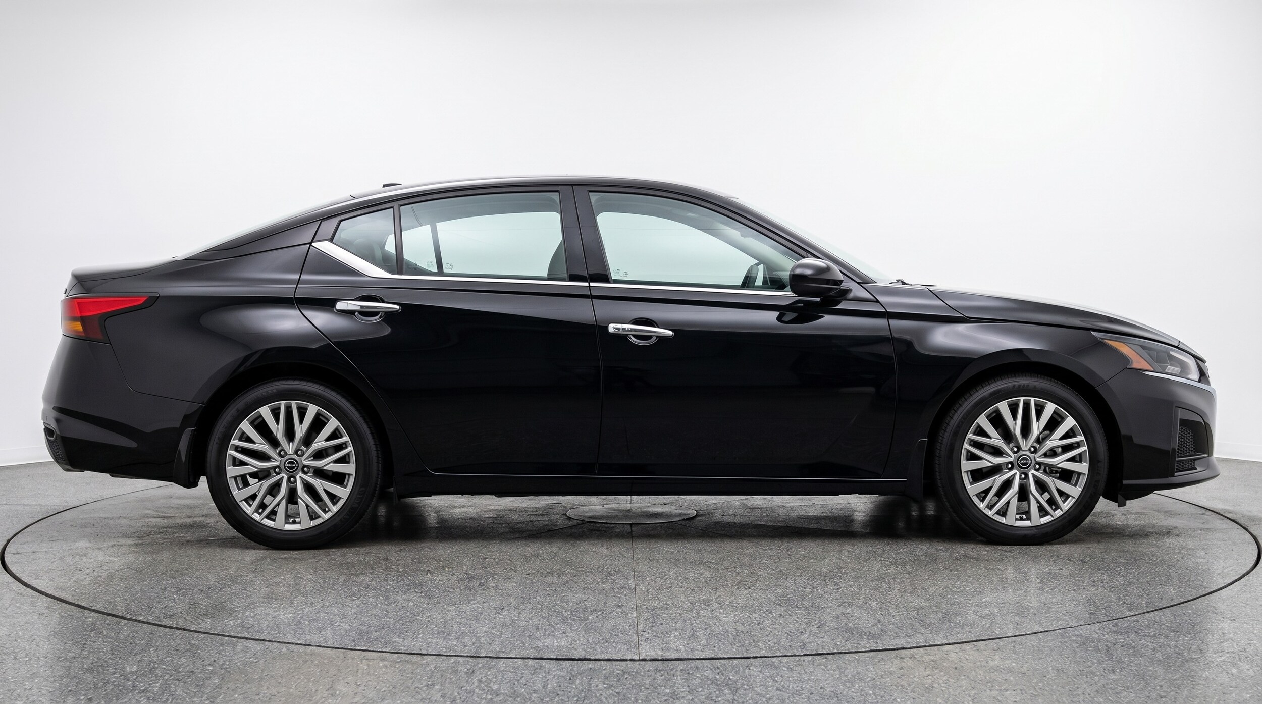 Thumbnail: 2025 Nissan Altima - 8